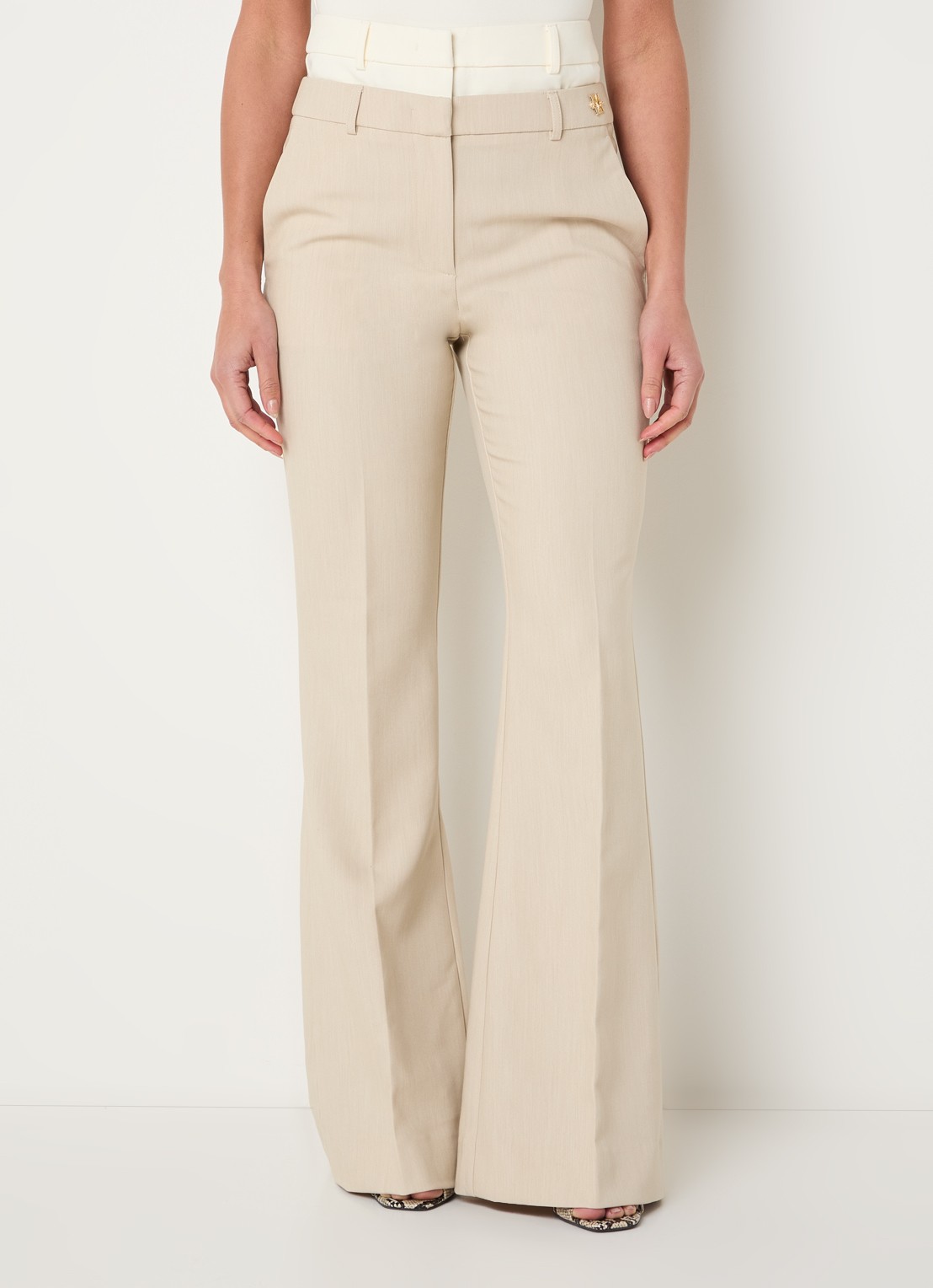 JOSH V Liora high waist flared fit pantalon met steekzakken - detail 2 beige