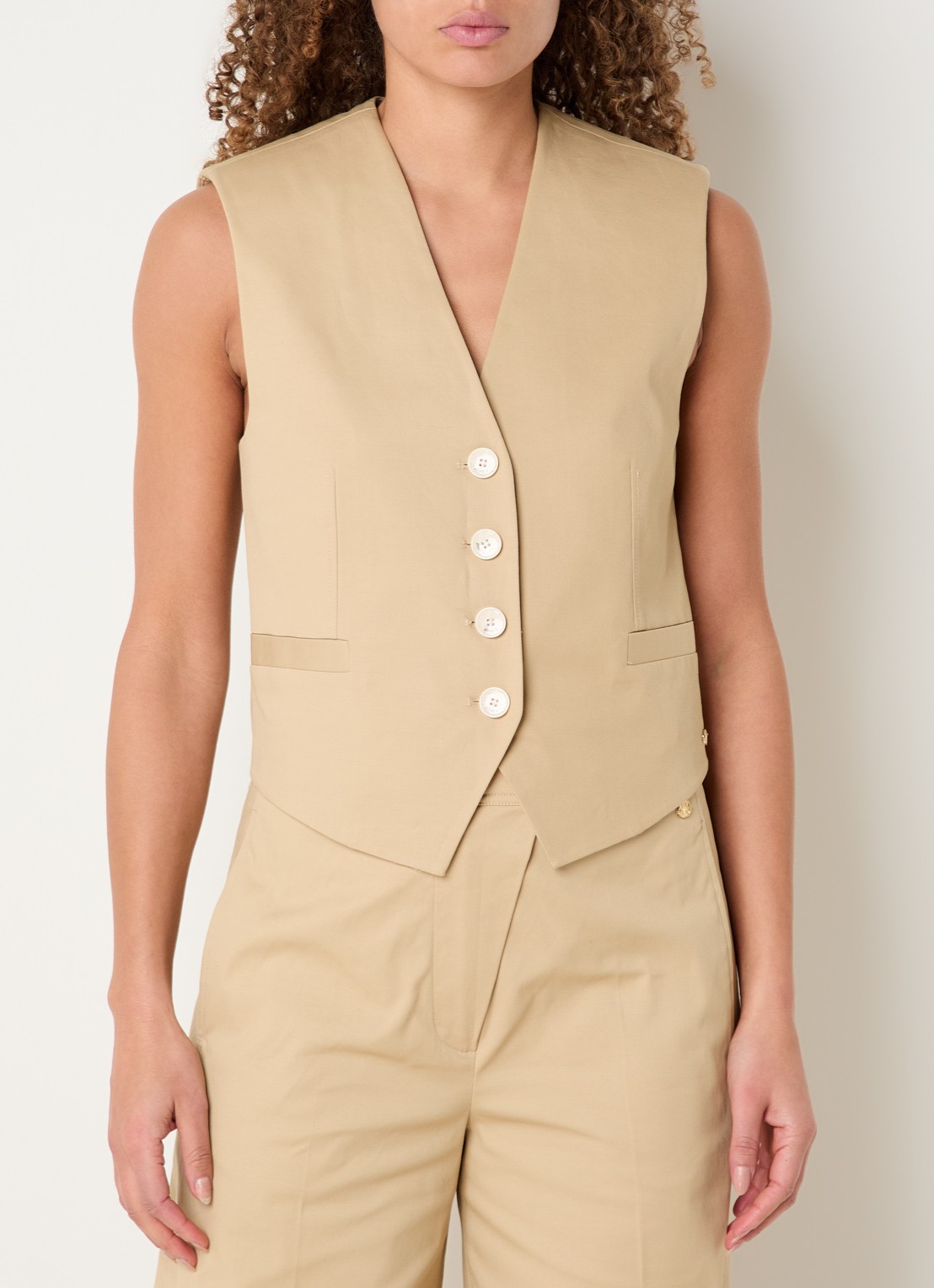 JOSH V Monet gilet met paspelzakken - detail 2 camel