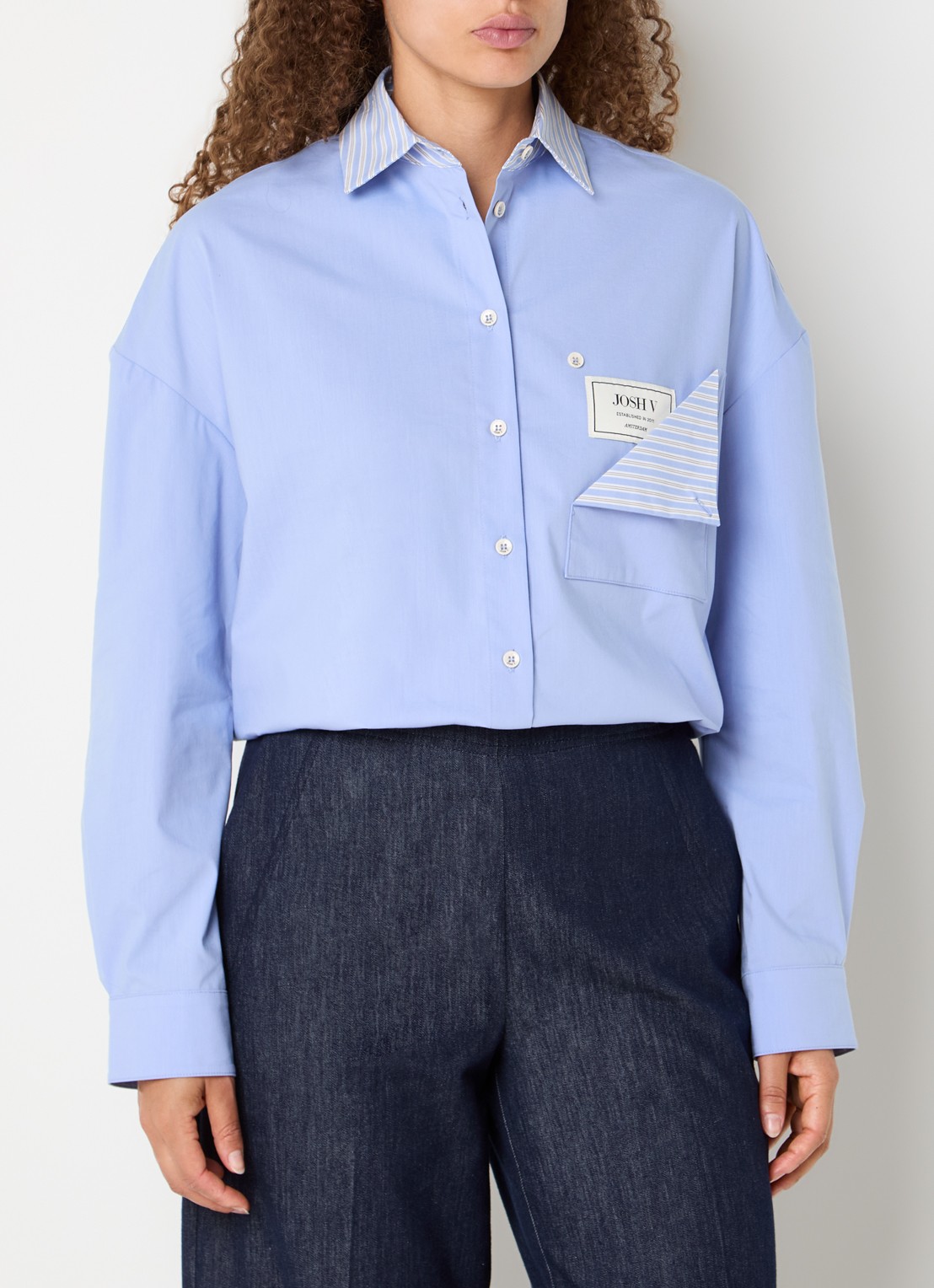 JOSH V Romulo blouse met borstzak - detail 4 lichtblauw