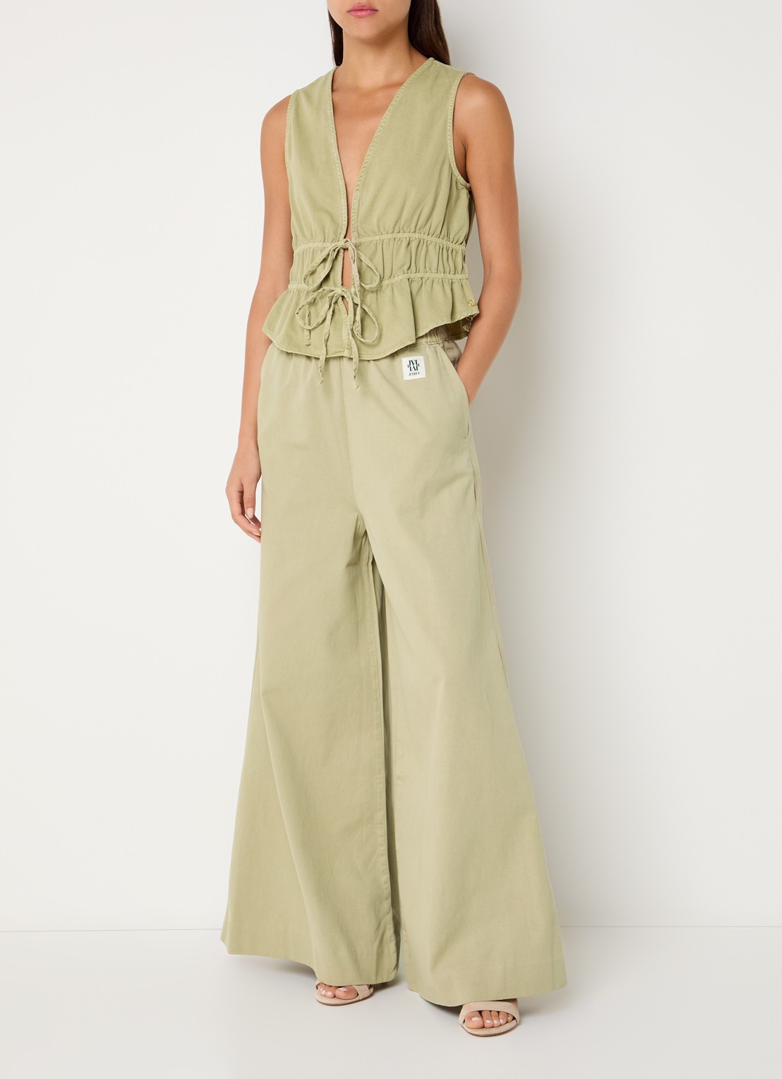 JOSH V Sera high waist wide fit broek met steekzakken - voorkant 3 lichtgroen