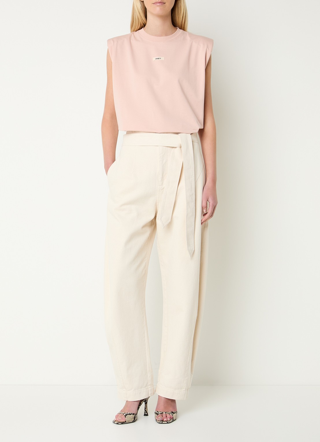 JOSH V Sue T-shirt met schoudervulling en logo - voorkant 2 roze