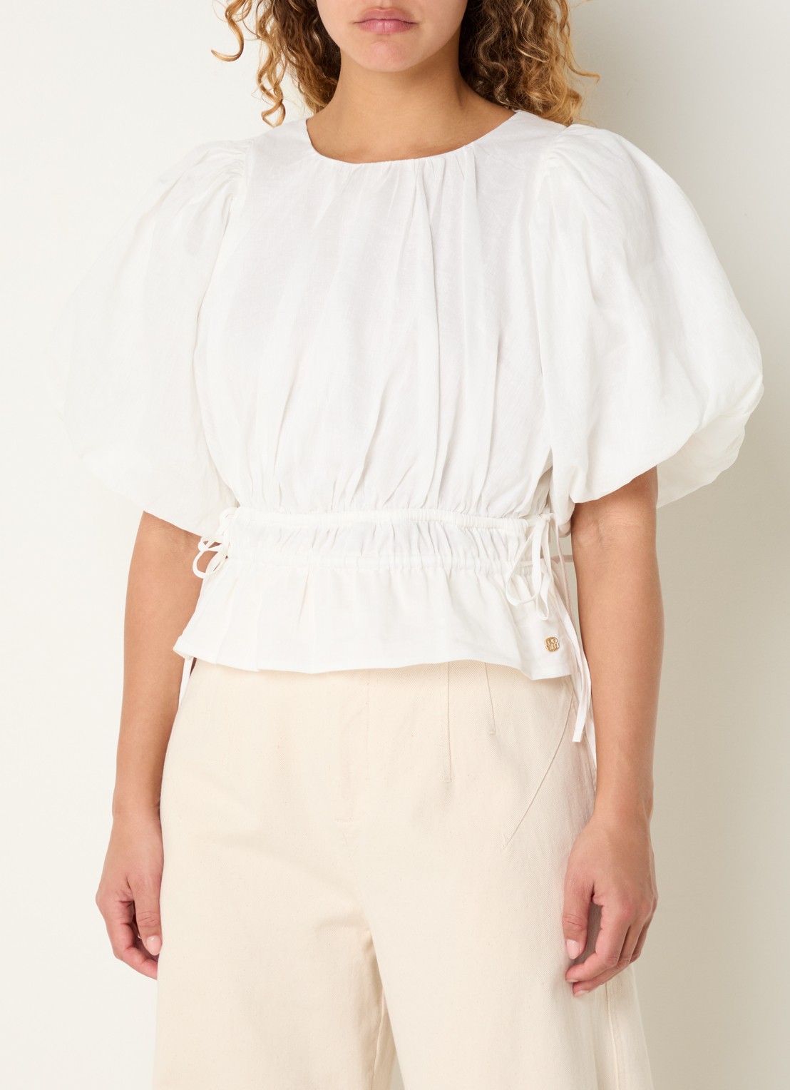 JOSH V Zayla top in linnenblend met ballonmouw - detail 4 wit