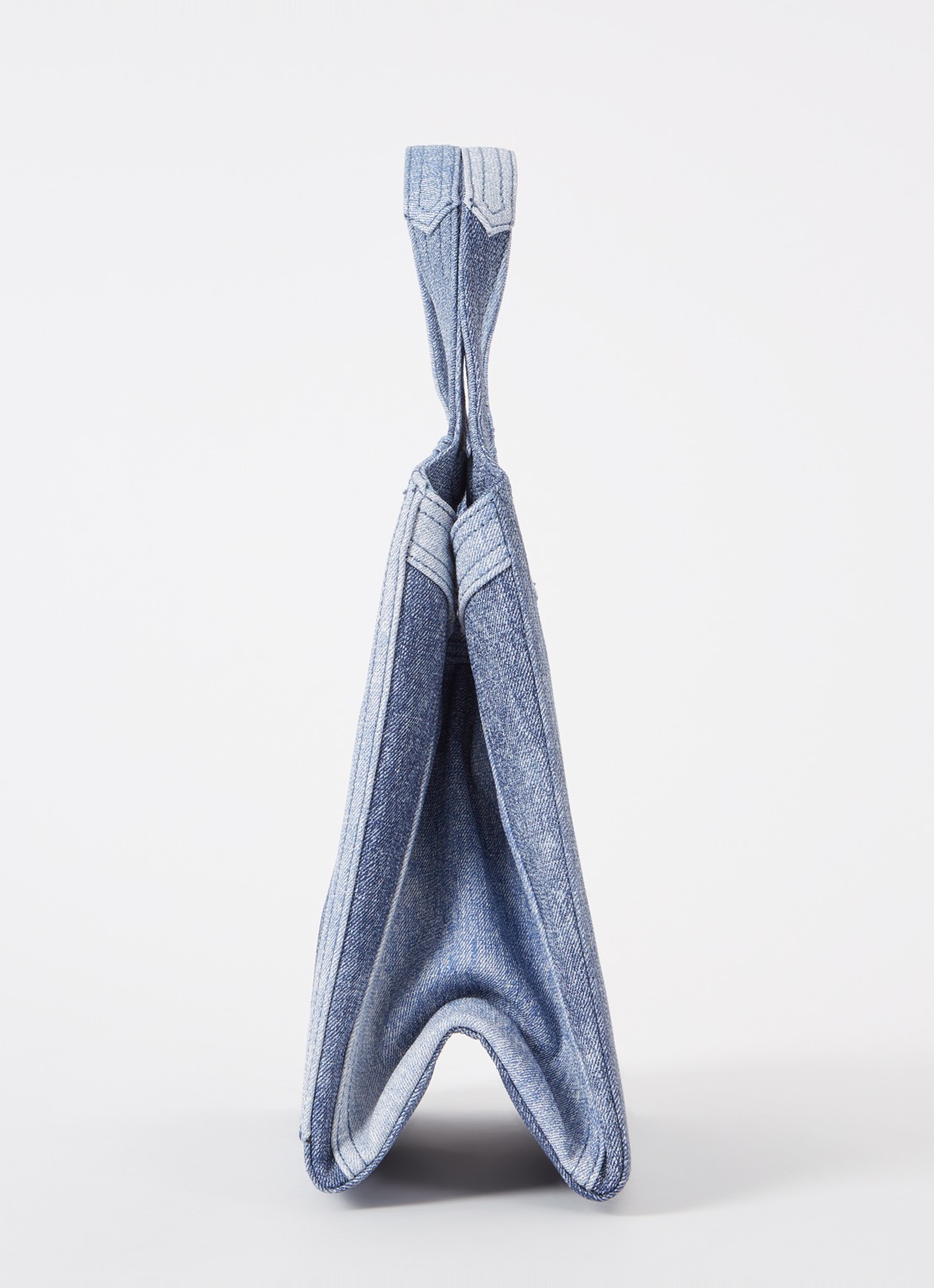 JW PEI Alaia schoudertas  met denim dessin - detail 4 indigo