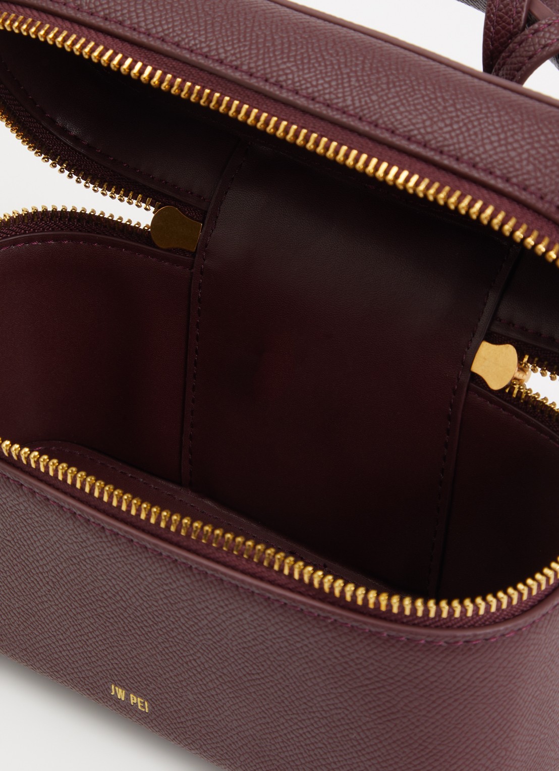 JW PEI Cleo Box handtas met afneembare schouderriem - detail 2 bordeauxrood