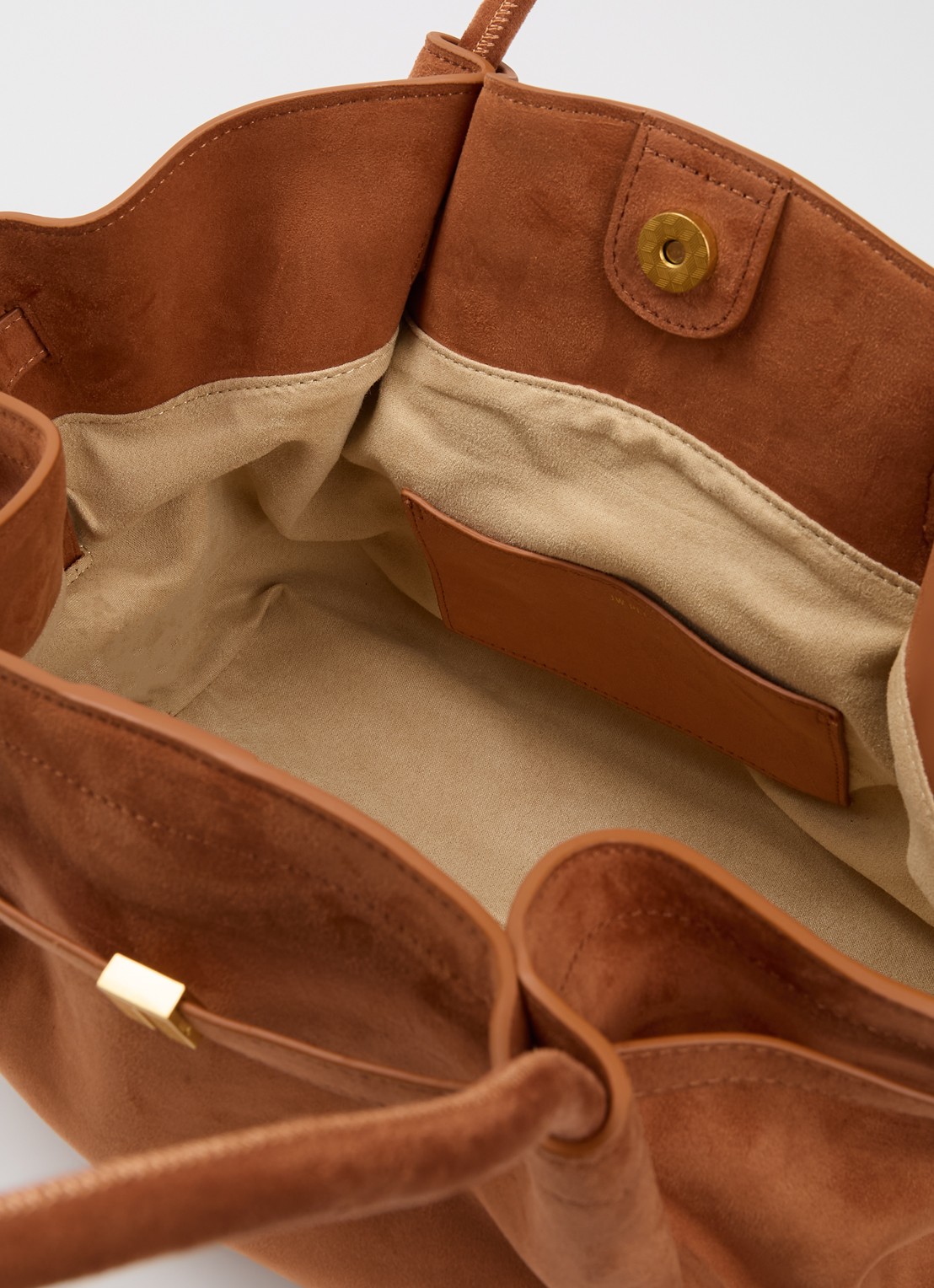 JW PEI Hana medium schoudertas met logo - detail 2 bruin