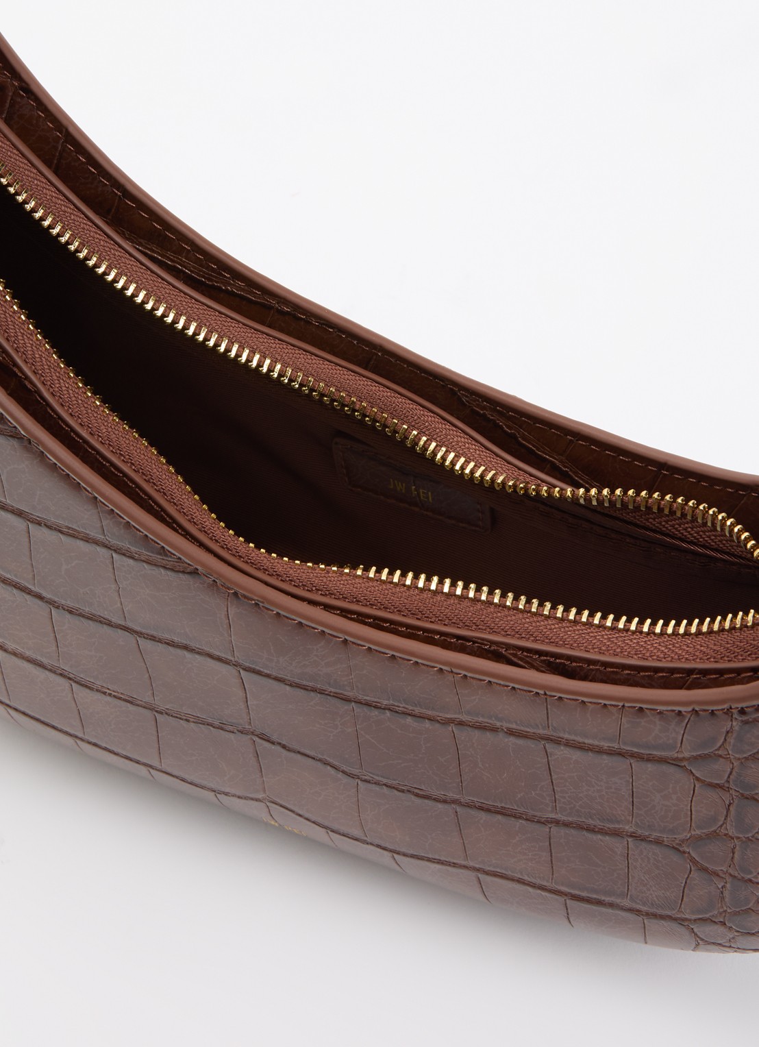 JW PEI Harlee schoudertas met crocostructuur - detail 2 bruin
