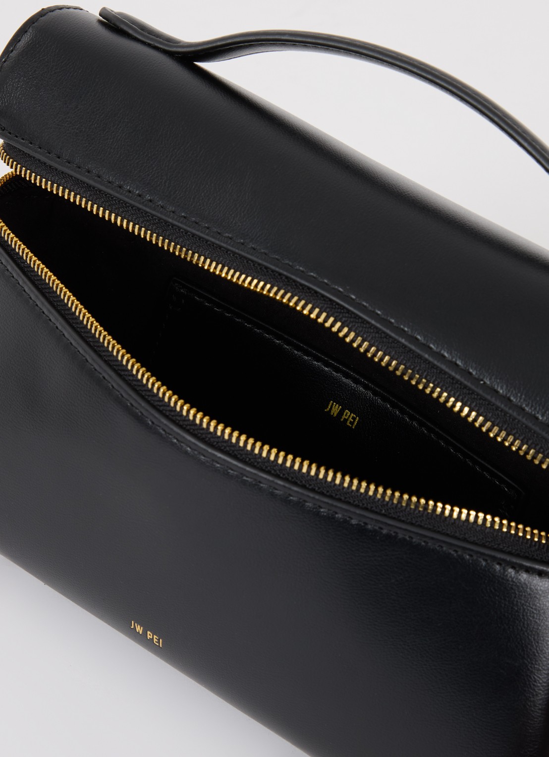 JW PEI Thea handtas met afneembare schouderriem - detail 2 zwart