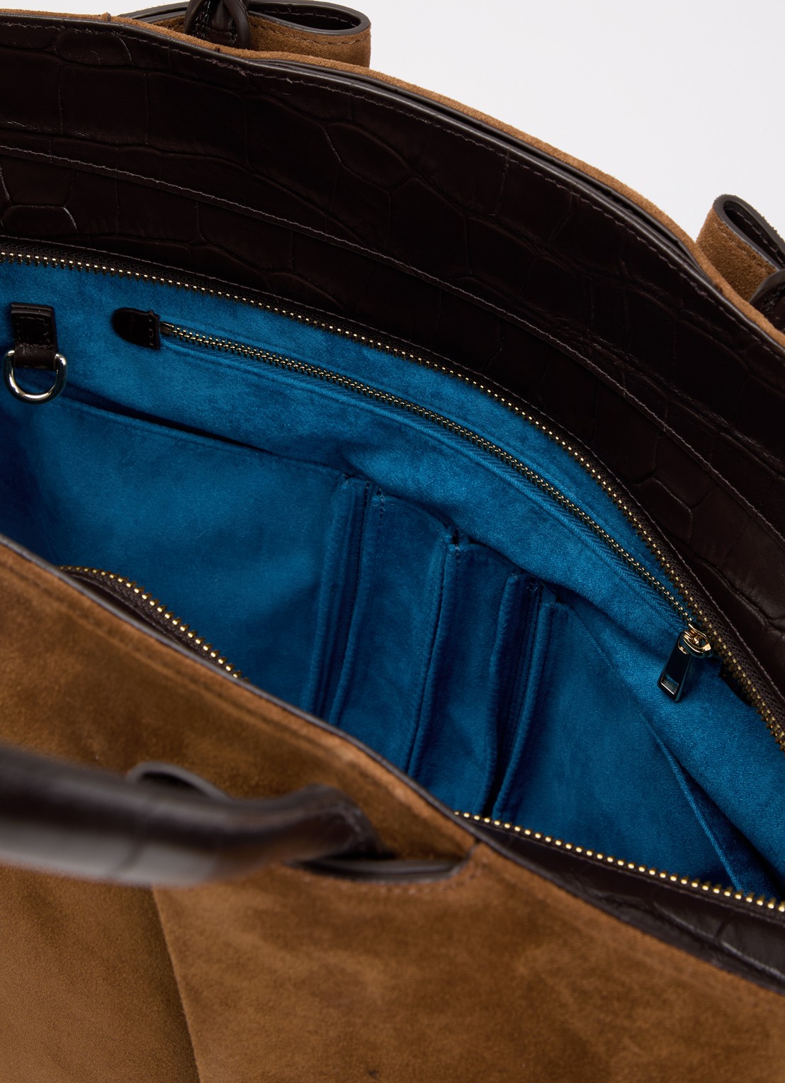 KAAI Horizon businesstas van suède met 16 inch laptopvak - detail 2 cognac