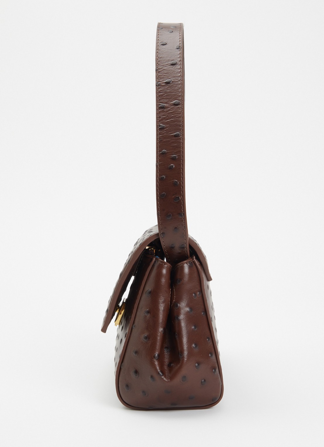 KAAI Ikon clutch van kalfsleer met textuur en afneembare schouderriem - detail 4 hazelnootbruin