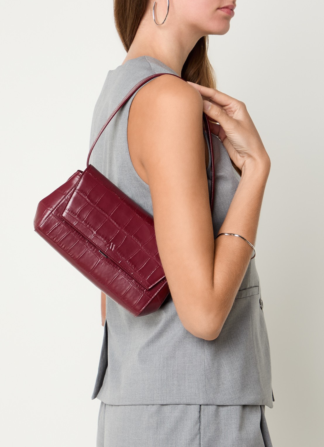KAAI Ikon clutch van leer met afneembare schouderriem - voorkant 5 bordeauxrood