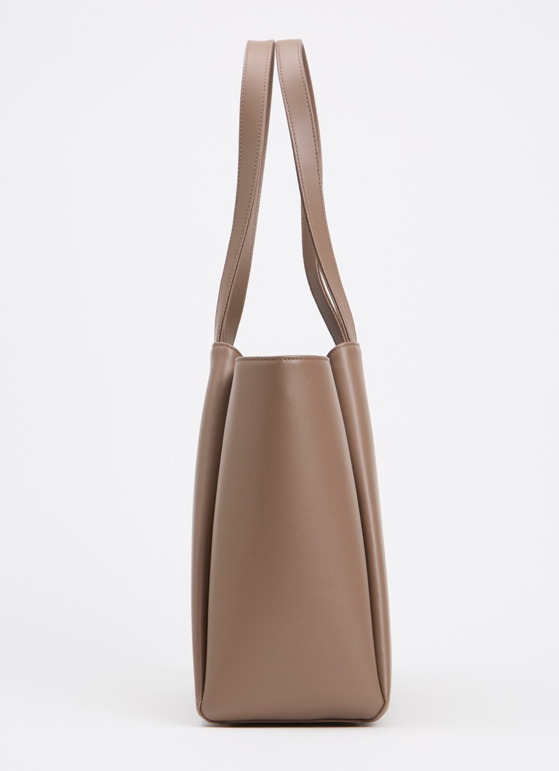 KAAI Midi Pyramid schoudertas van leer met 13 inch laptopvak - detail 3 taupe