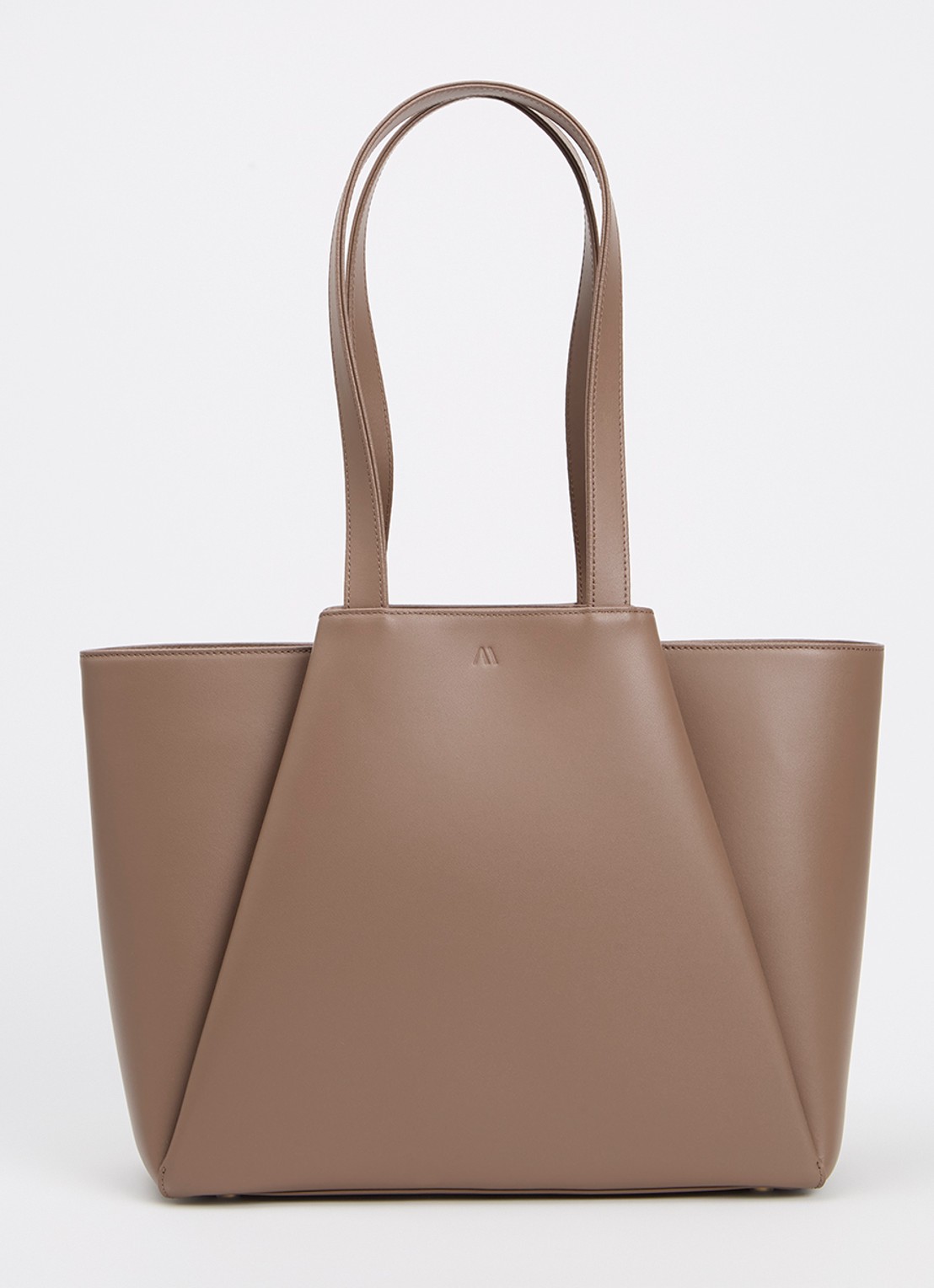 KAAI Midi Pyramid schoudertas van leer met 13 inch laptopvak - voorkant 5 taupe