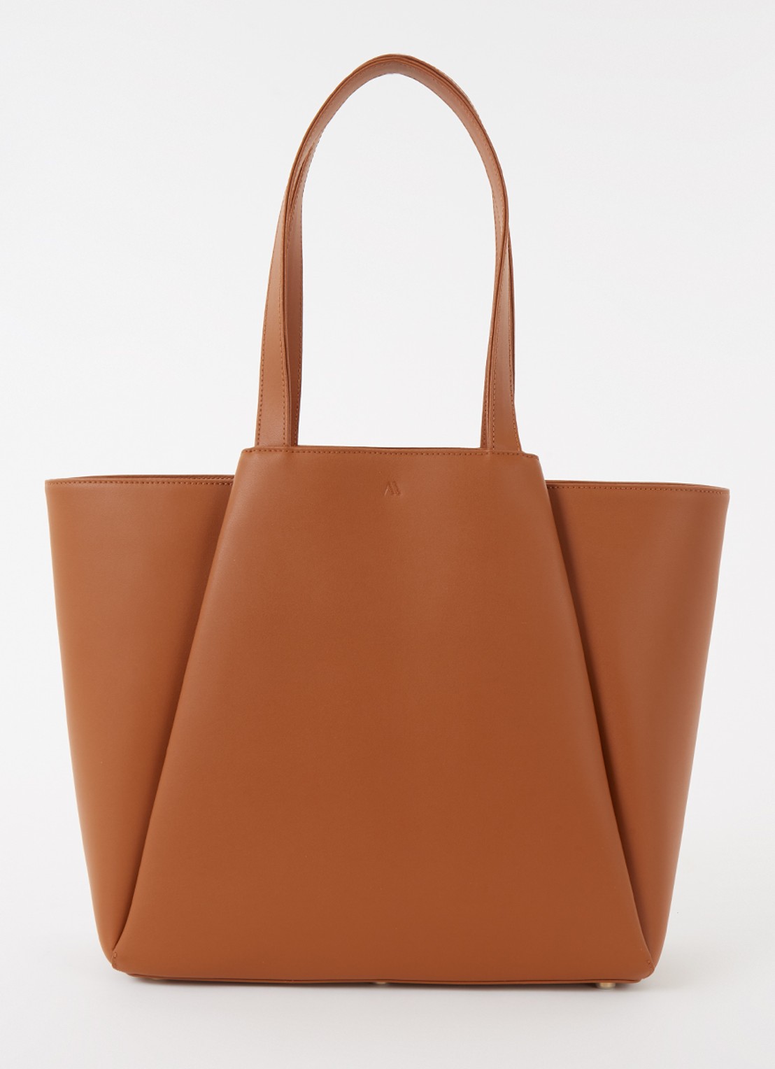 KAAI Pyramid schoudertas van leer met 15 inch laptopvak - voorkant 2 cognac