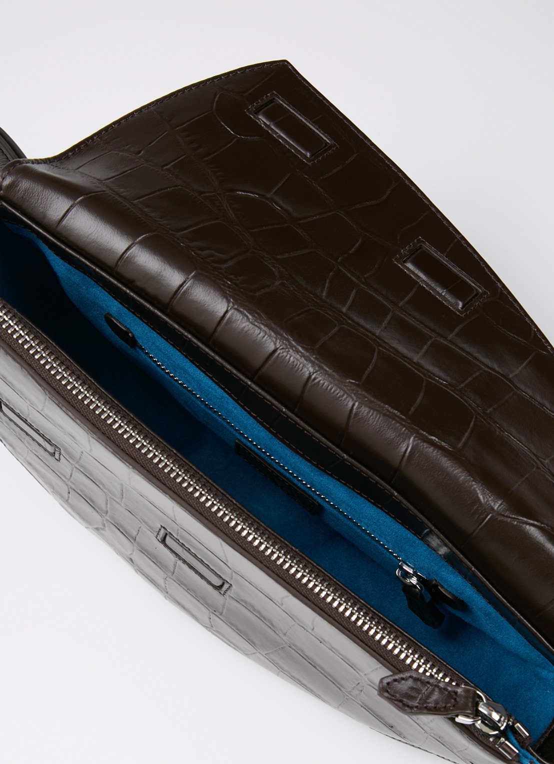 KAAI Rebel crossbodytas van kalfsleer  - detail 2 donkerbruin