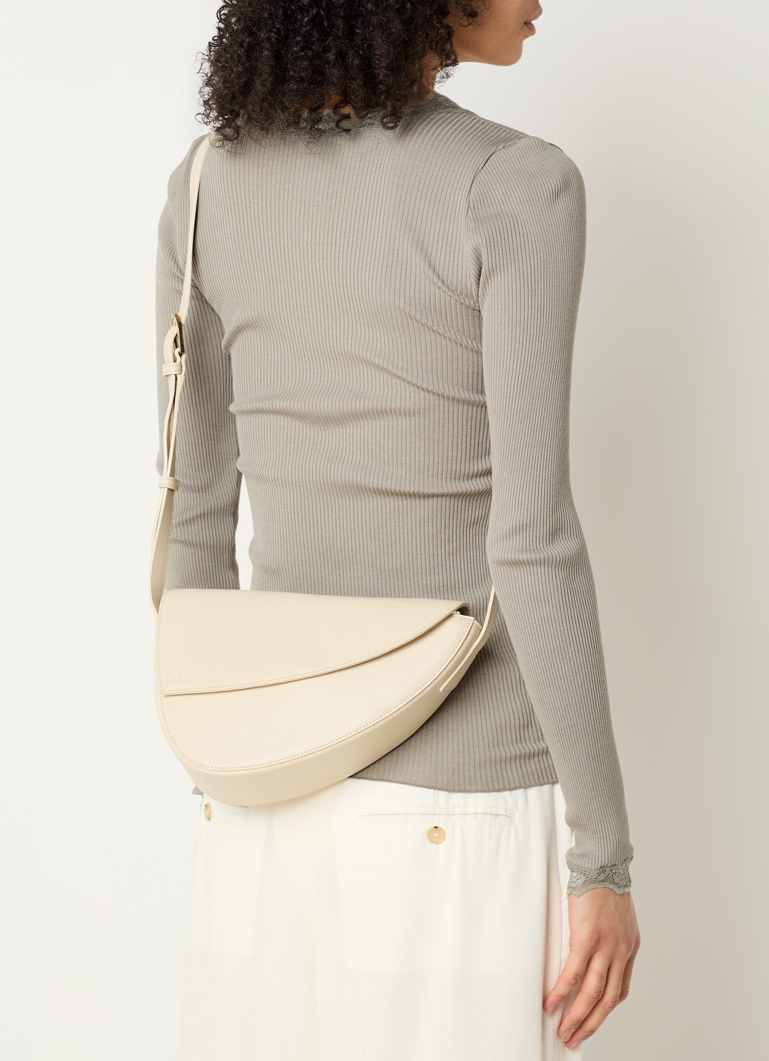 KAAI Rebel crossbodytas van leer - voorkant 3 creme