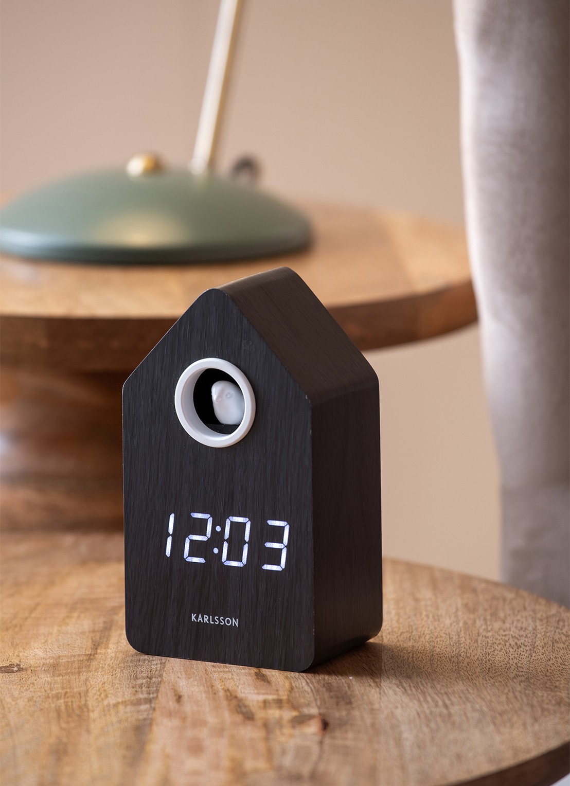 Karlsson Cuckoo LED wekker - voorkant 2 zwart