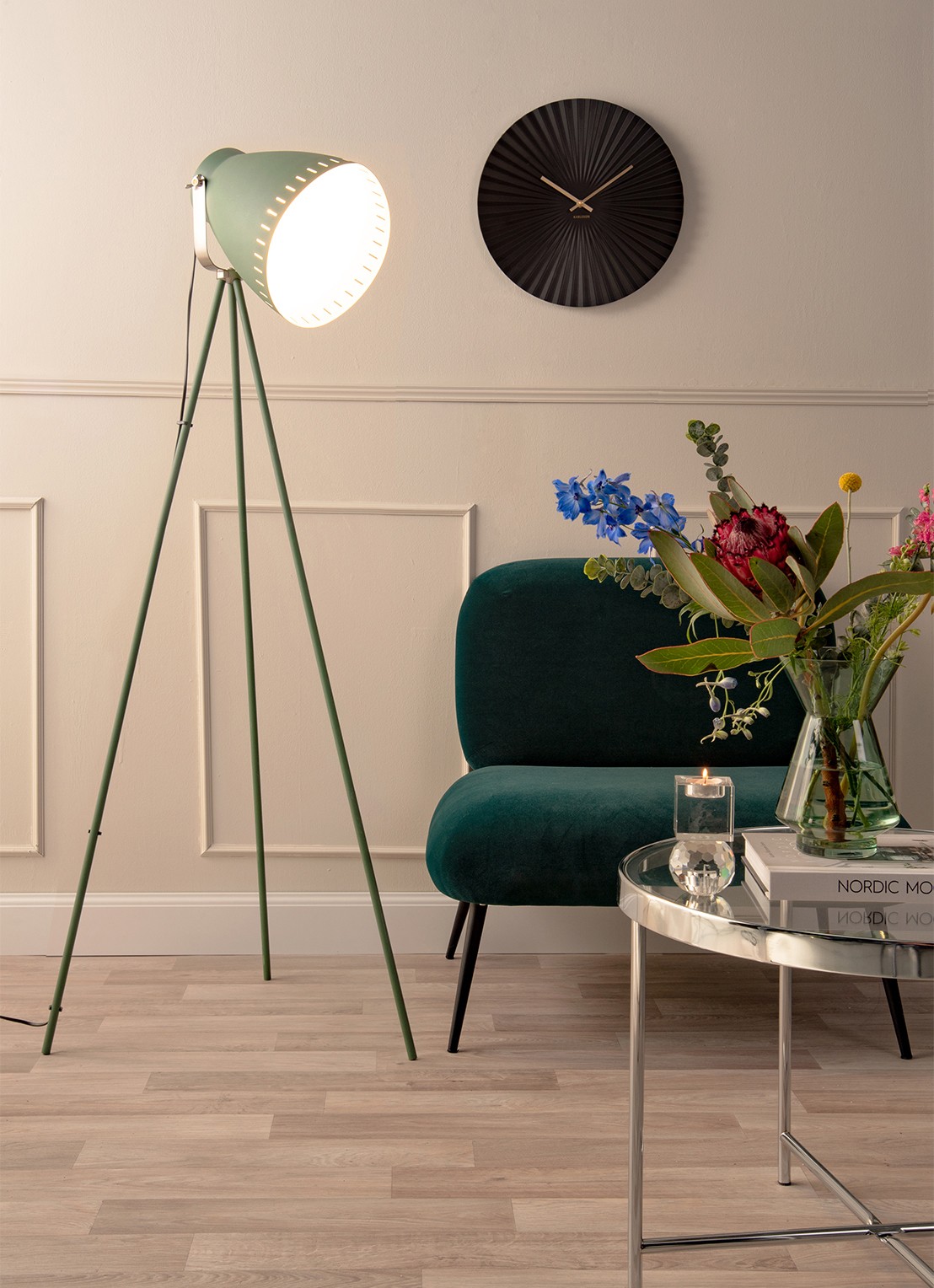 Karlsson Wandklok 40 cm - detail 3 zwart