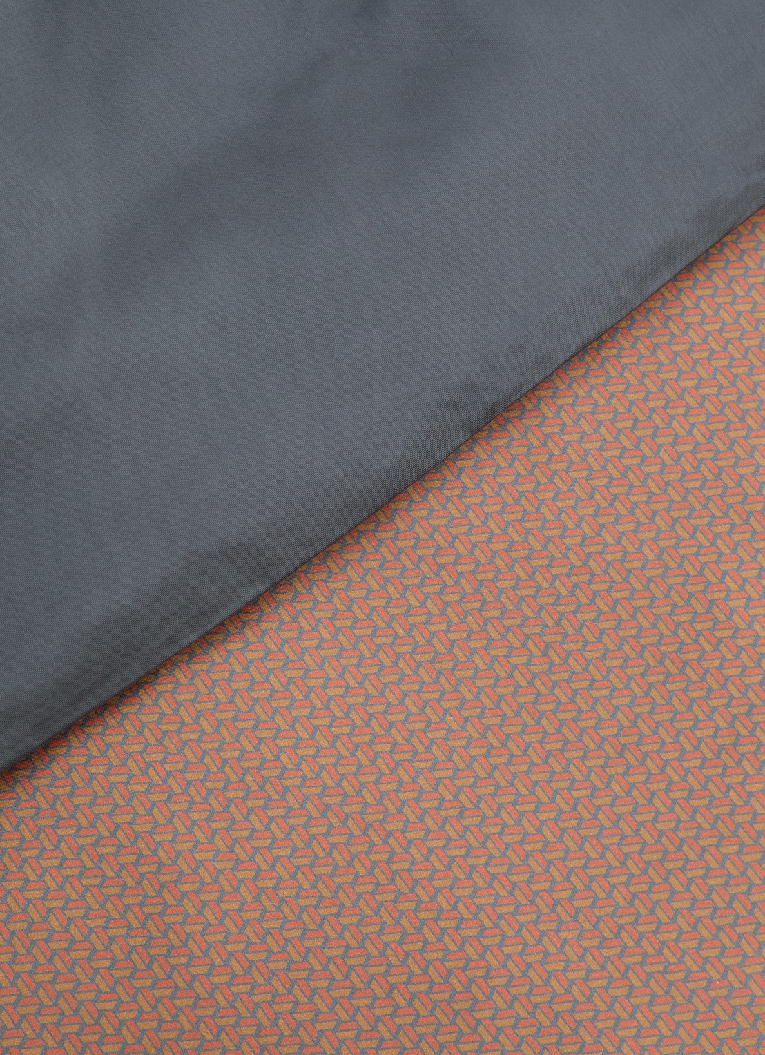 Kayori Myoko dekbedovertrekset van katoensatijn 200TC - inclusief kussenslopen - detail 3 roodbruin