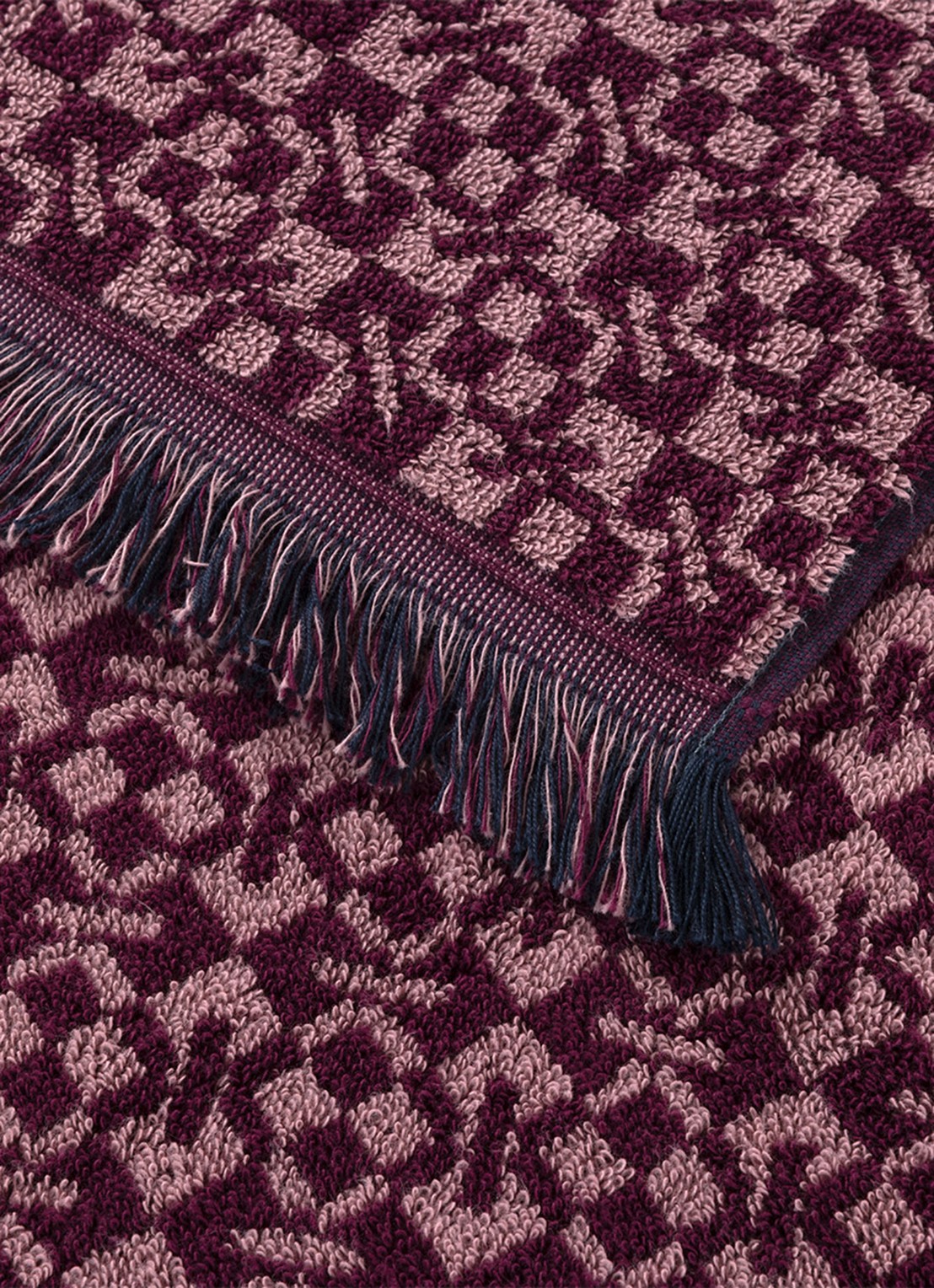 KENZO Kenzoka badhanddoek 90 x 150 cm - detail 3 aubergine