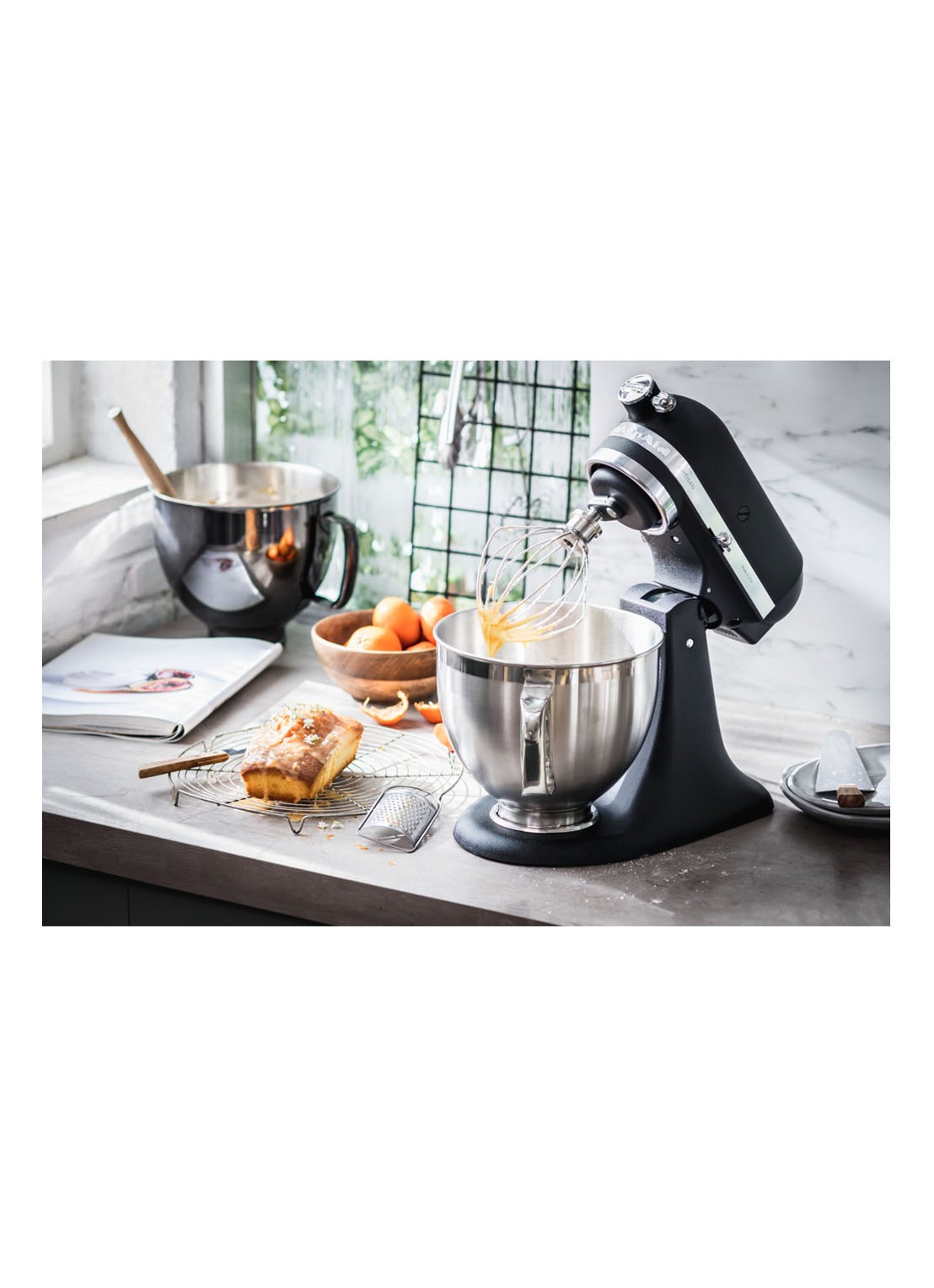 KitchenAid Artisan keukenmachine 4,8 liter 5KSM185PSEBK - Vulkaanzwart - voorkant 2 vulkaanzwart