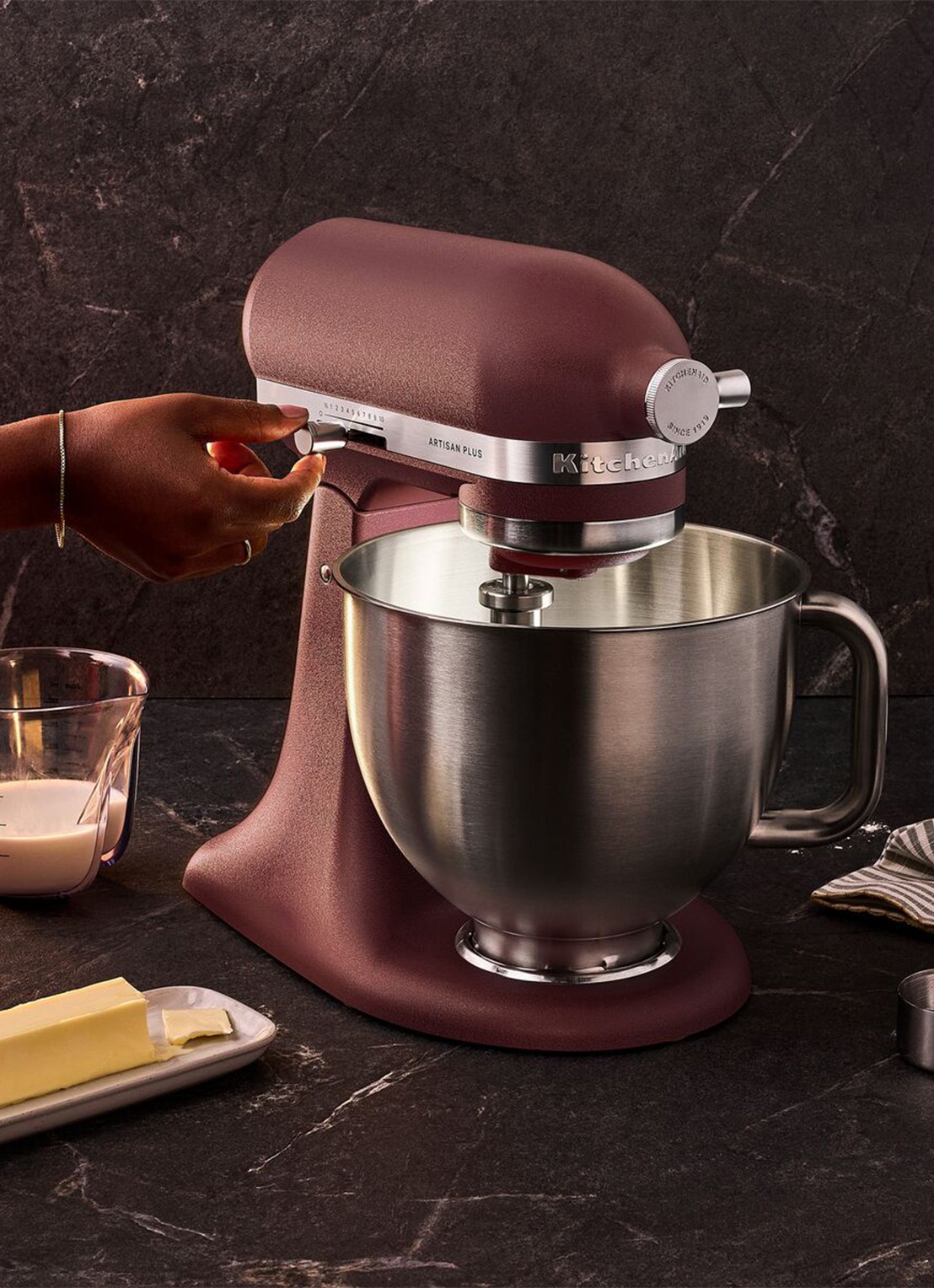 KitchenAid Artisan Plus keukenmachine met kantelbare kop 4,7 liter - voorkant 5 sun dried tomato
