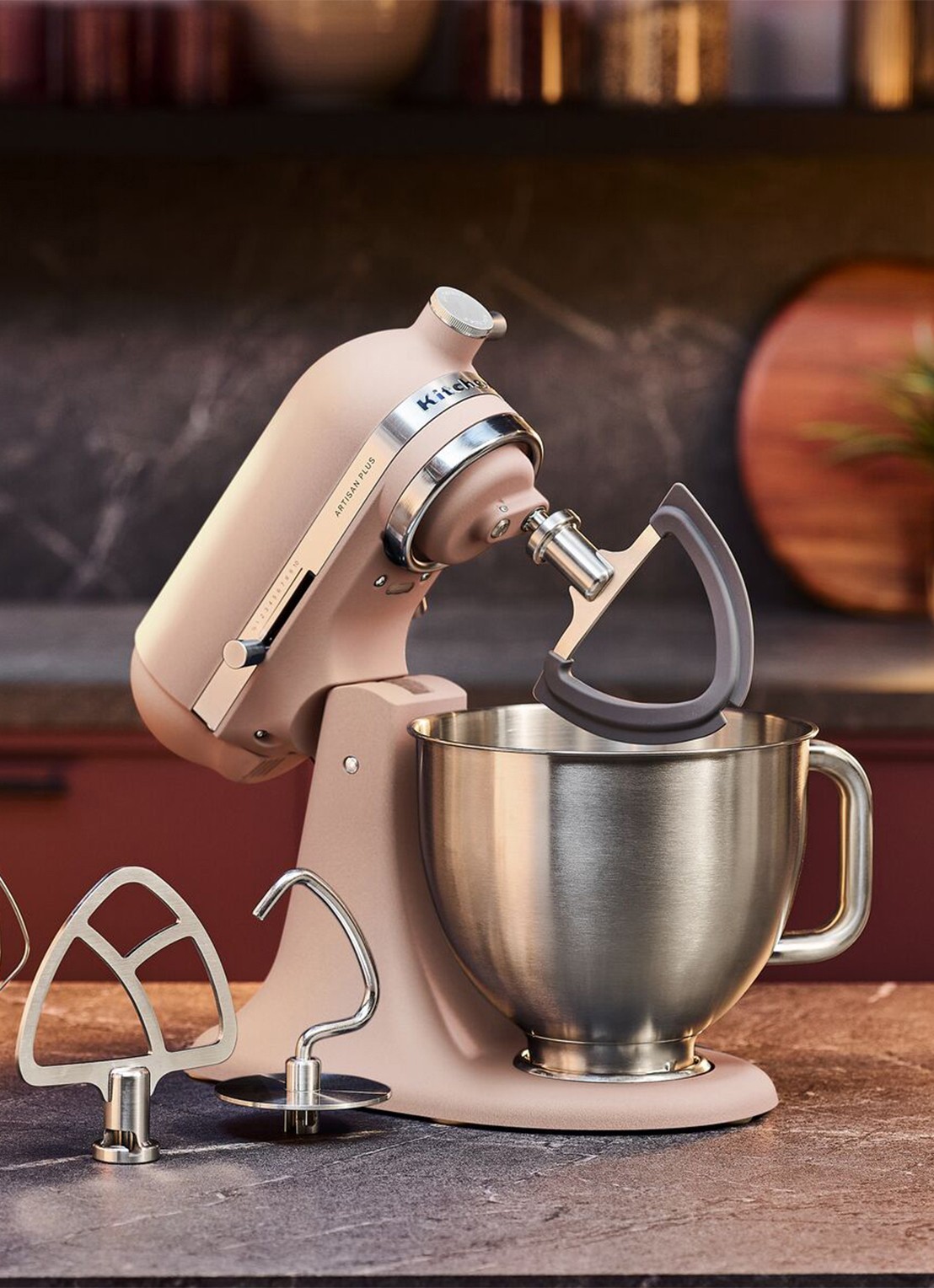 KitchenAid Artisan Plus keukenmachine met kantelbare kop 4,7 liter - detail 4 feather pink