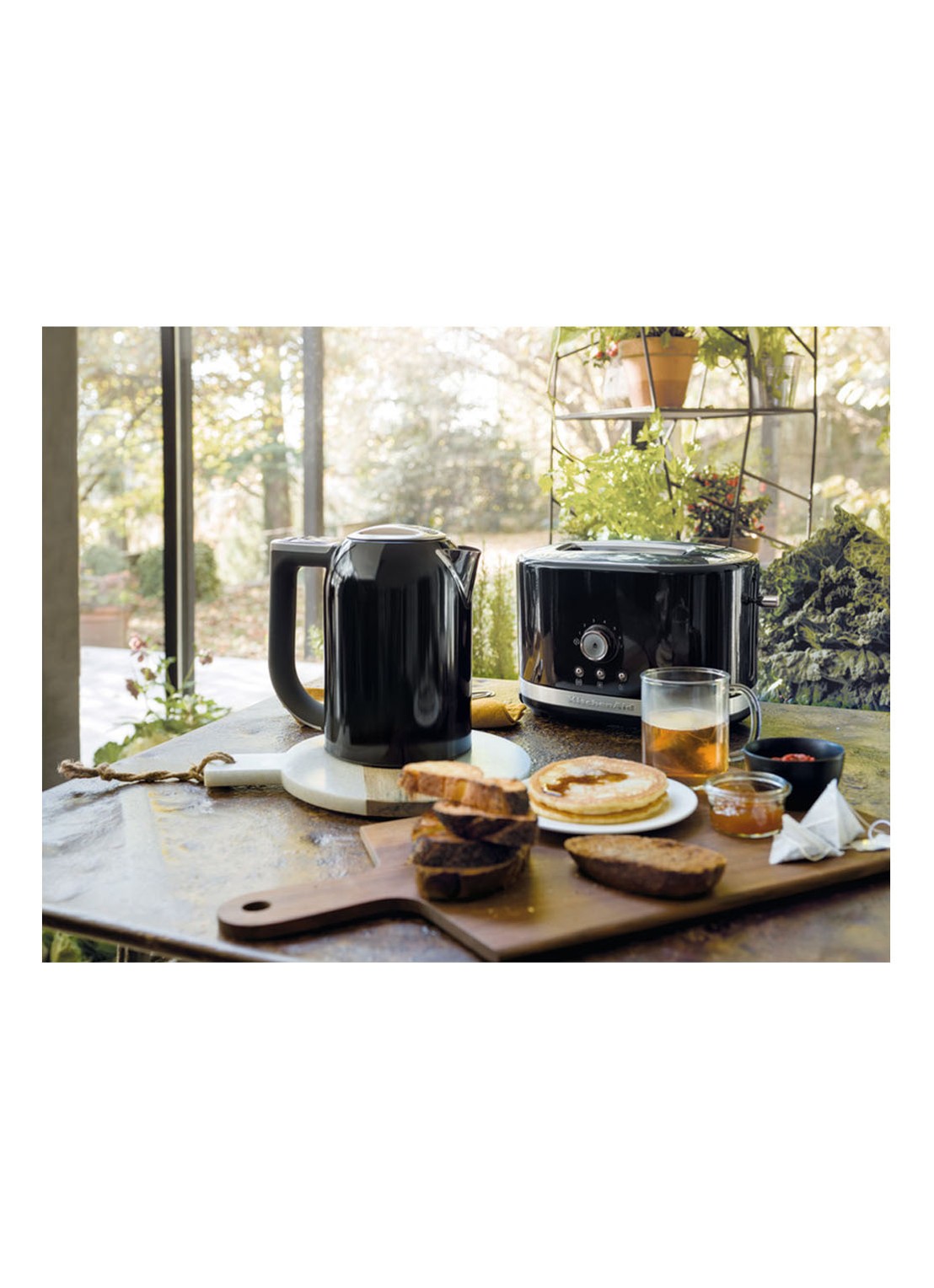 KitchenAid Artisan waterkoker 1,25 liter 5KEK1222EOB - Onyx Zwart - detail 2 diepzwart
