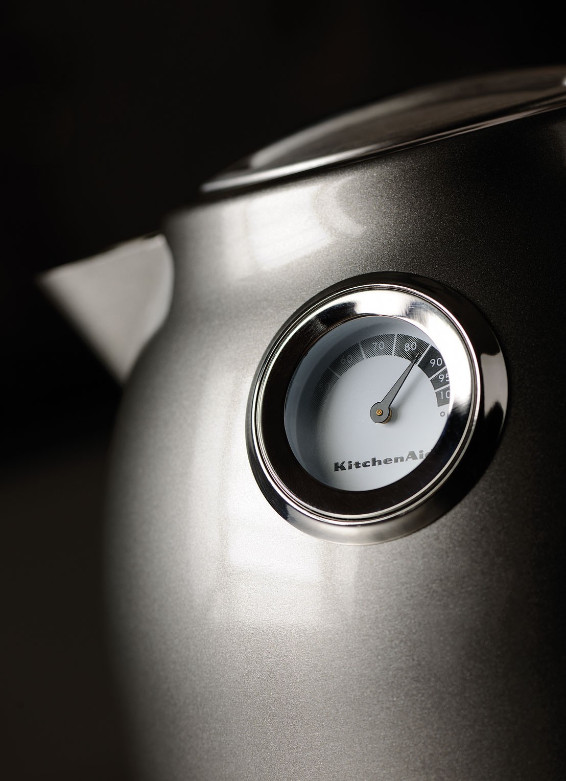 KitchenAid Artisan waterkoker 1,5 liter 5KEK1522 - Amandelwit - voorkant creme