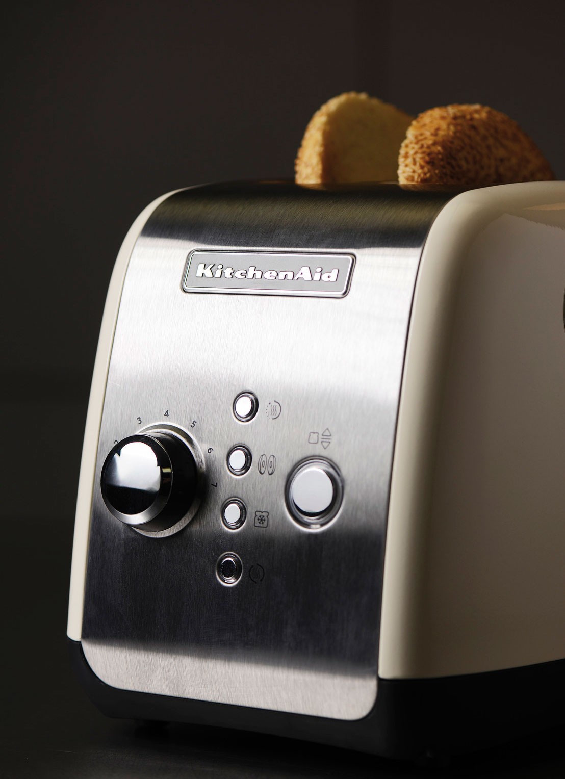 KitchenAid Broodrooster 2-slots 5KMT221 - Amandelwit - voorkant 2 wit