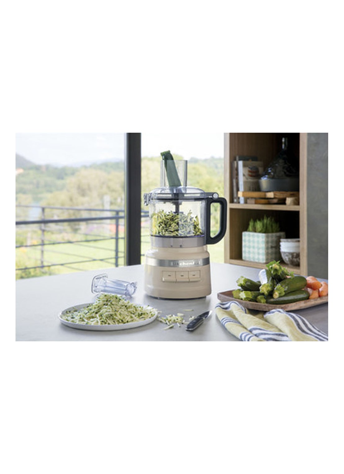 KitchenAid Foodprocessor 1,7 liter 5KFP0719 - Amandelwit - voorkant 3 creme