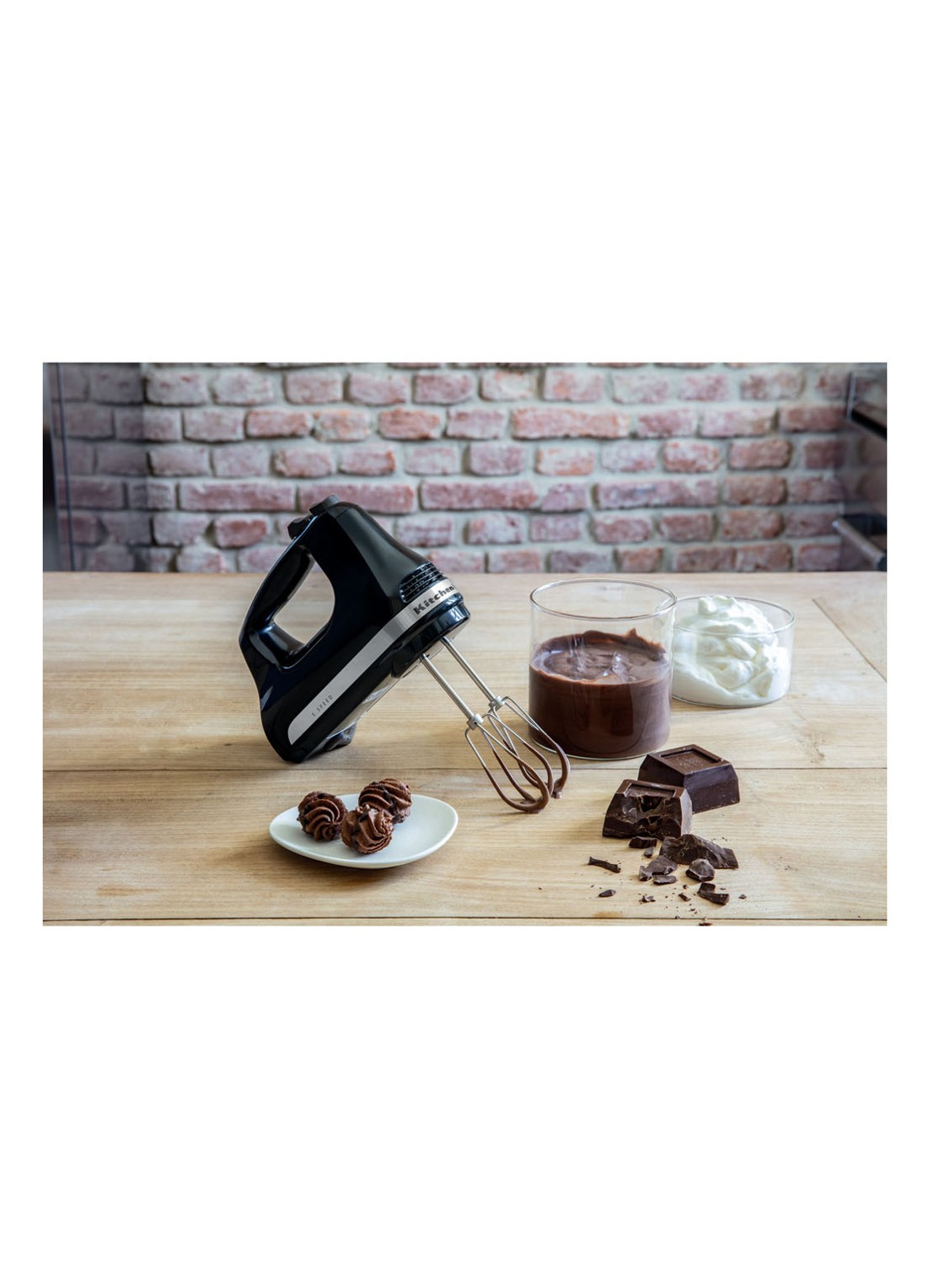KitchenAid Handmixer 5KHM5110EOB - Onyx Zwart - voorkant 2 zwart