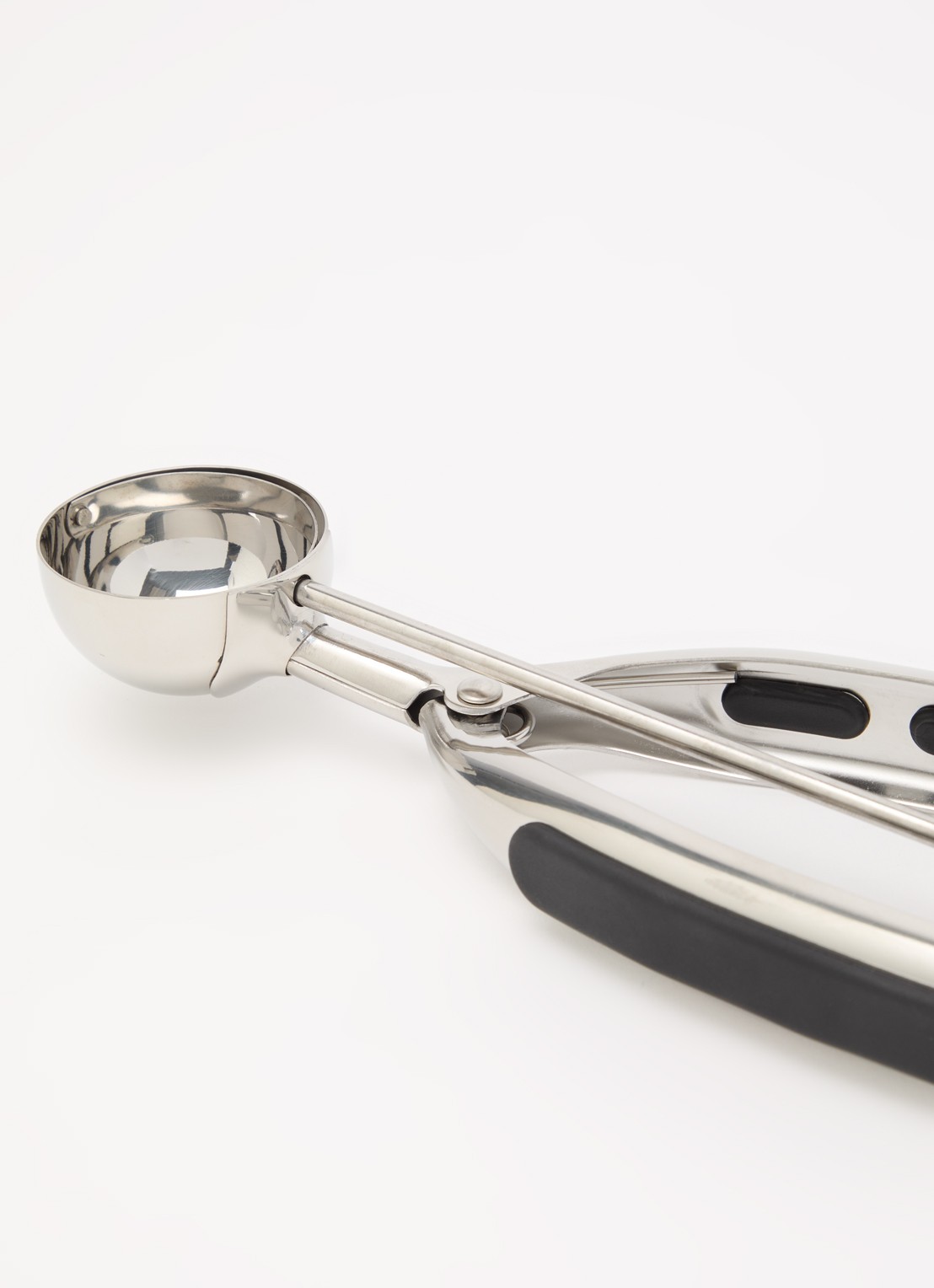 KitchenAid Ijsschep 20 cm - voorkant 2 zwart