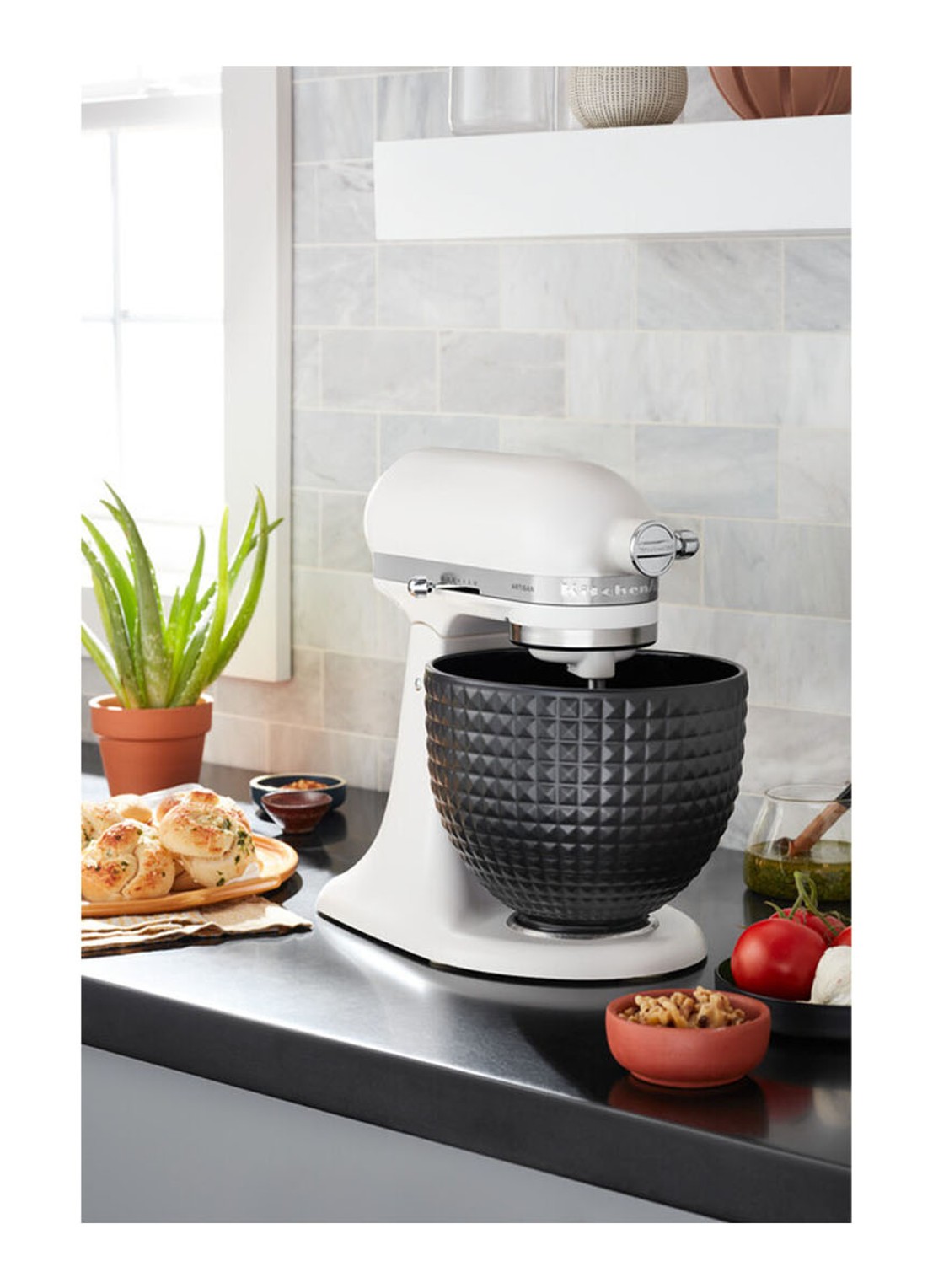 KitchenAid Stutted mengkom 4,7 liter - voorkant 2 zwart