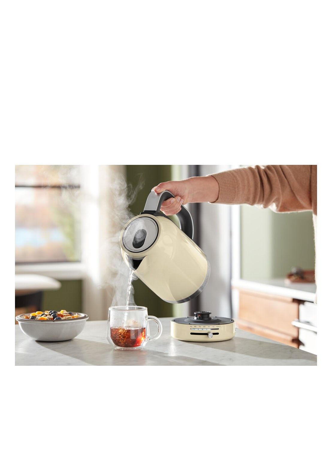 KitchenAid Waterkoker 1,7 liter - 5KEK1701EAC - detail 6 vanillegeel