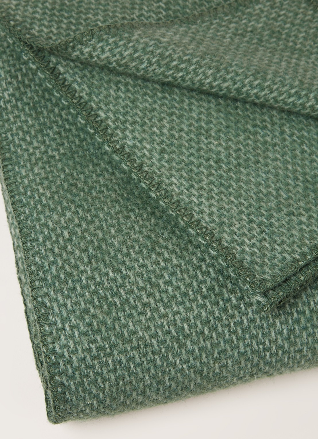 Klippan Domino plaid van lamswol 130 x 180 cm - detail groen
