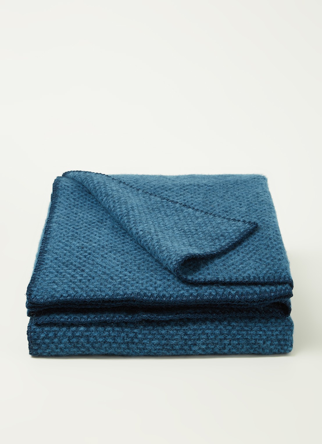 Klippan Domino plaid van lamswol 130 x 180 cm - voorkant 2 donkerblauw