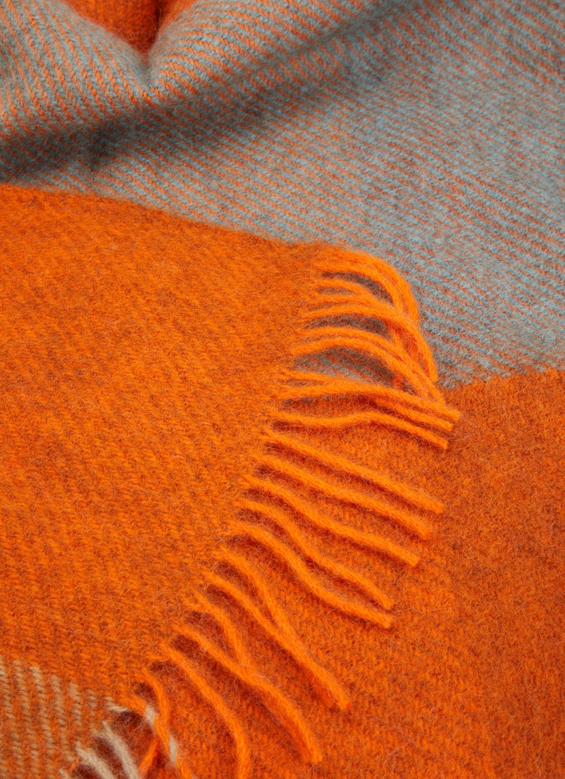 Klippan Gotland Check plaid van wol 130 x 200 cm - detail orange
