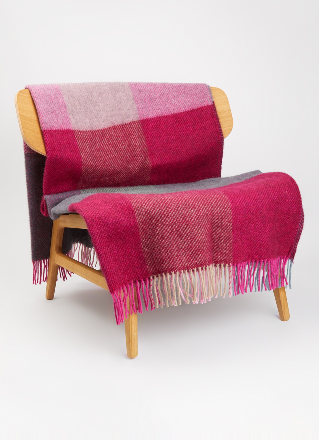 Klippan Gotland Check plaid van wol 130 x 200 cm - voorkant 3 roze