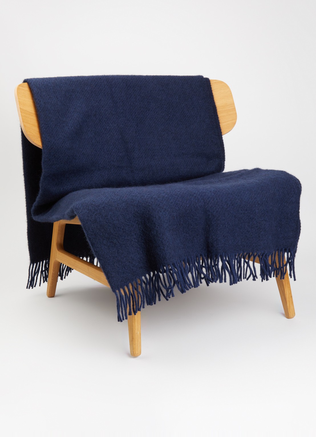 Klippan Gotland plaid van lamswol 130 x 200 cm - voorkant 3 donkerblauw