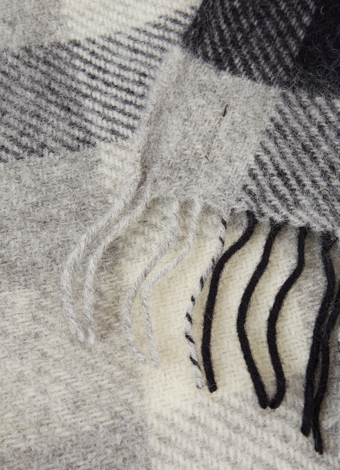 Klippan Gotland plaid van wol 130 x 200 cm - detail 3 grijs