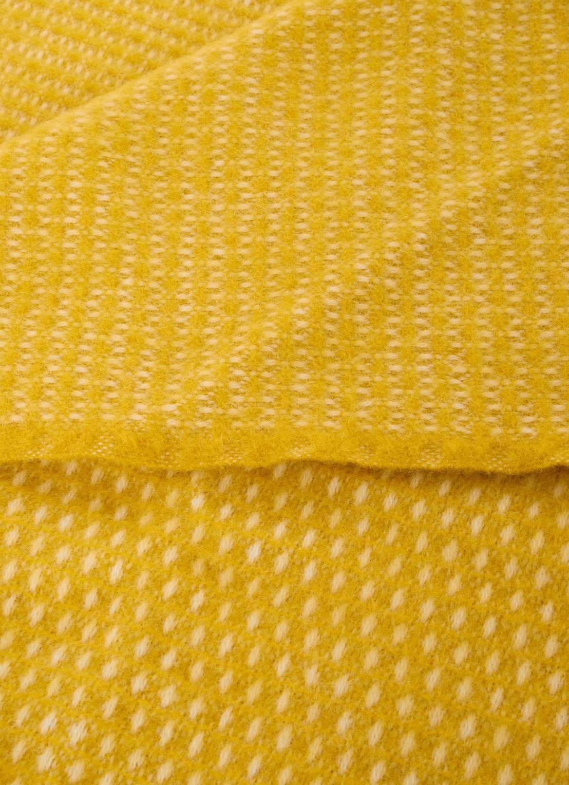 Klippan Knut plaid van wol 200 x 130 cm - detail 3 geel