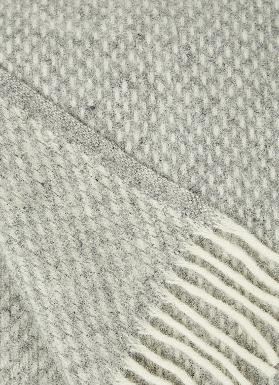 Klippan Preppy plaid van lamswol 130 x 200 cm - detail lichtgrijs