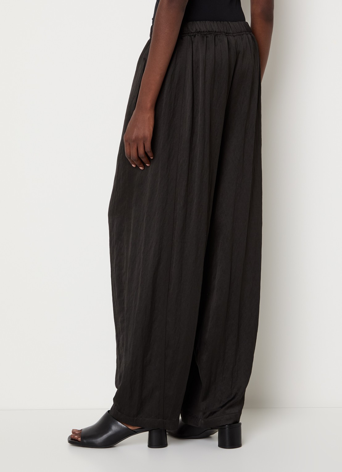 Knit-ted Camden high waist wide fit broek met steekzakken - achterkant 2 zwart
