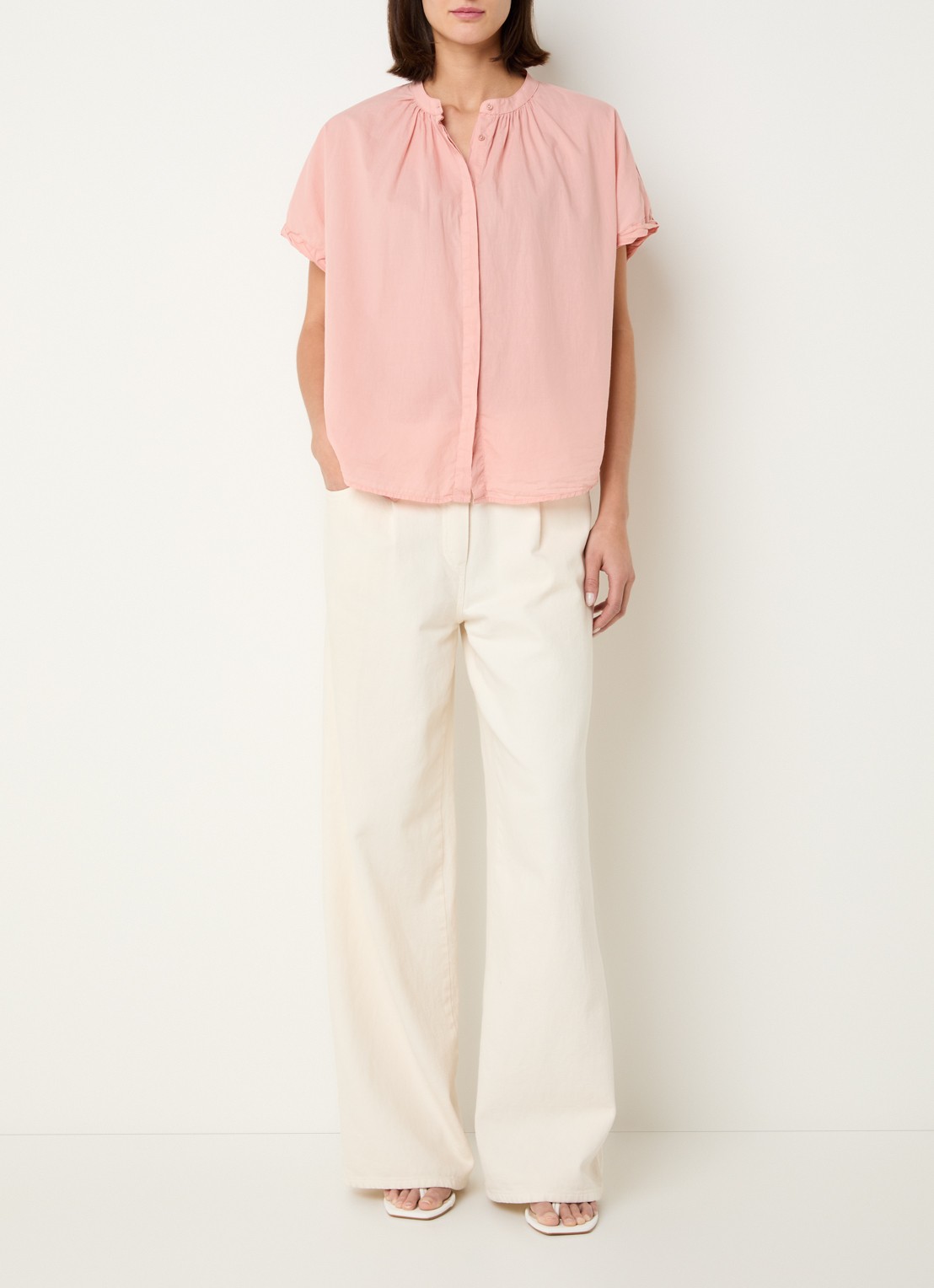 Knit-ted Lotus blouse met plooidetail - voorkant 4 zalmroze