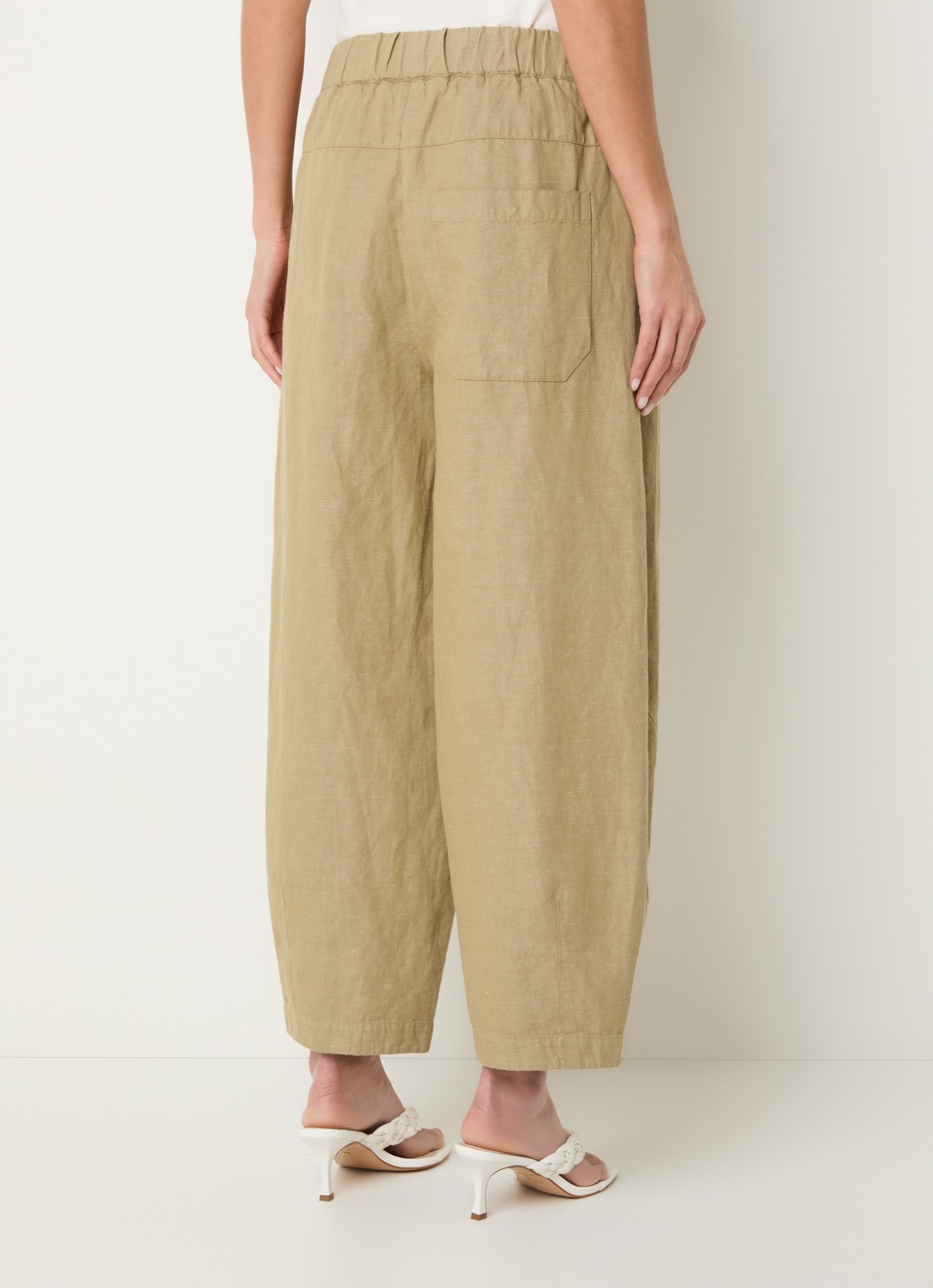 Knit-ted Mona high waist tapered fit broek met steekzakken - achterkant 2 khaki
