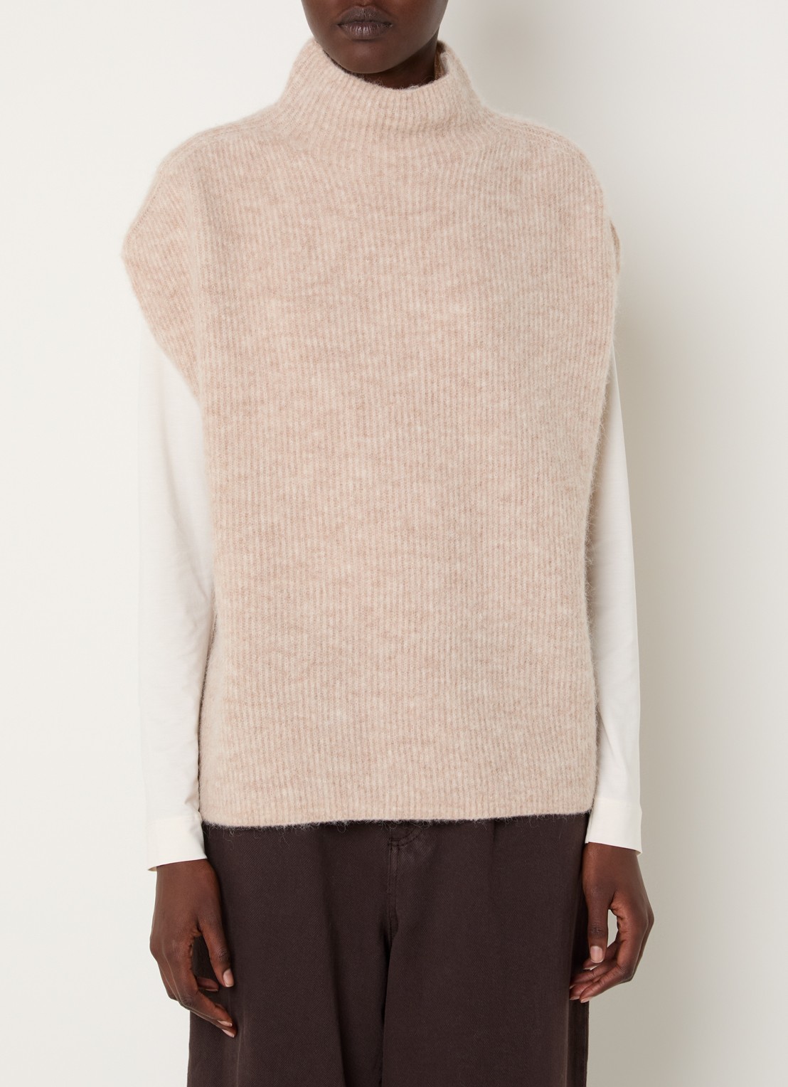 Knit-ted Rave spencer met opstaande kraag - detail creme