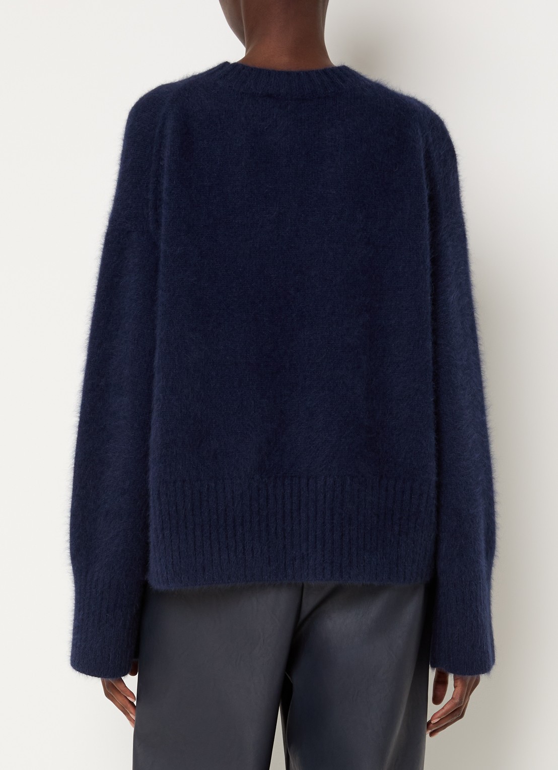 Knit-ted Wolf grofgebreide trui met ronde hals - achterkant donkerblauw