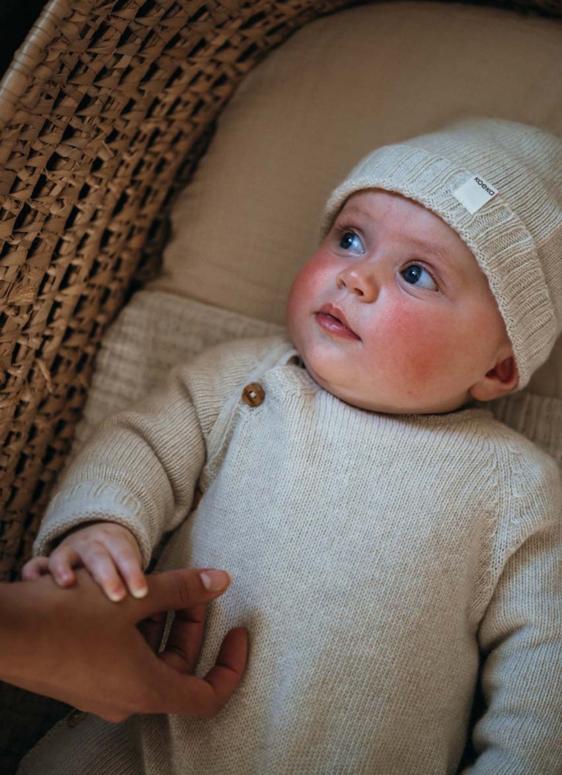 Koeka Beja set van babypak met muts en sokken in giftbox 3-delig - voorkant 6 creme