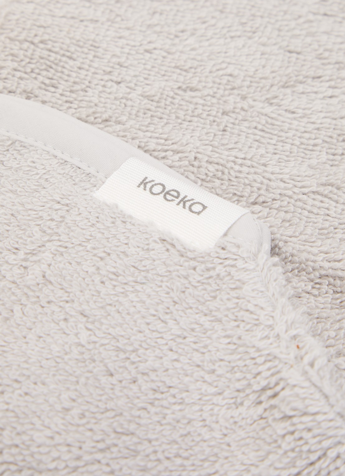 Koeka Dijon Daily Douche washand 42 x 18 cm - voorkant 2 lichtgrijs