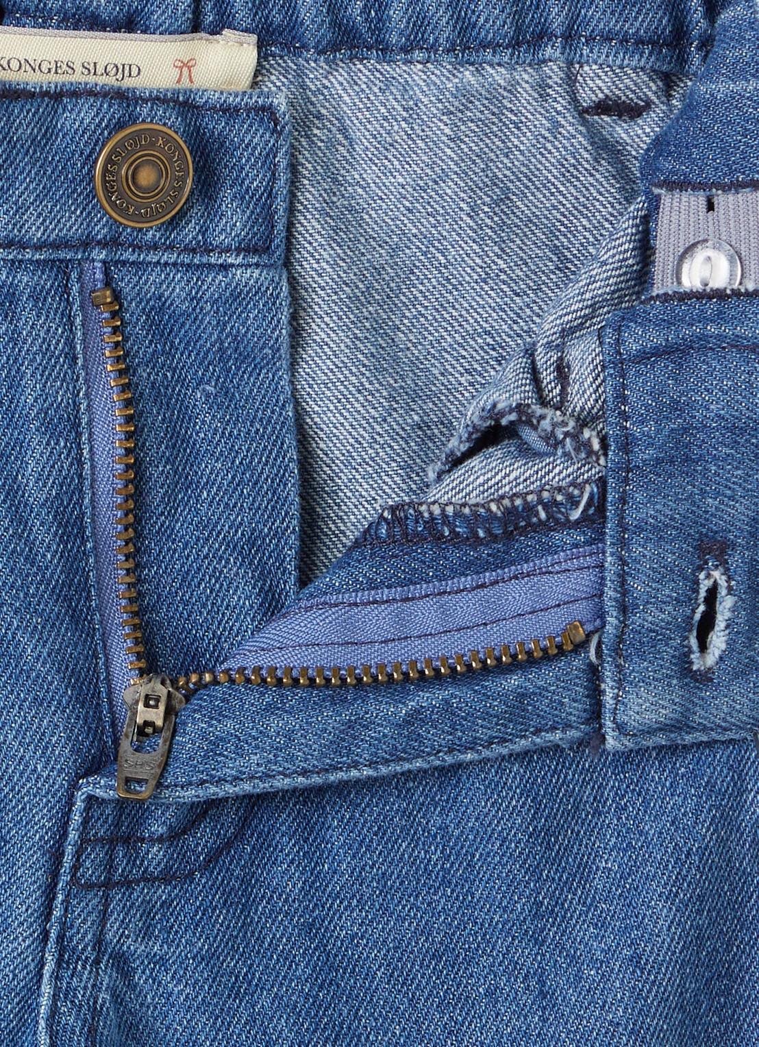 Konges Sløjd Elba flared jeans met pailletten - detail indigo